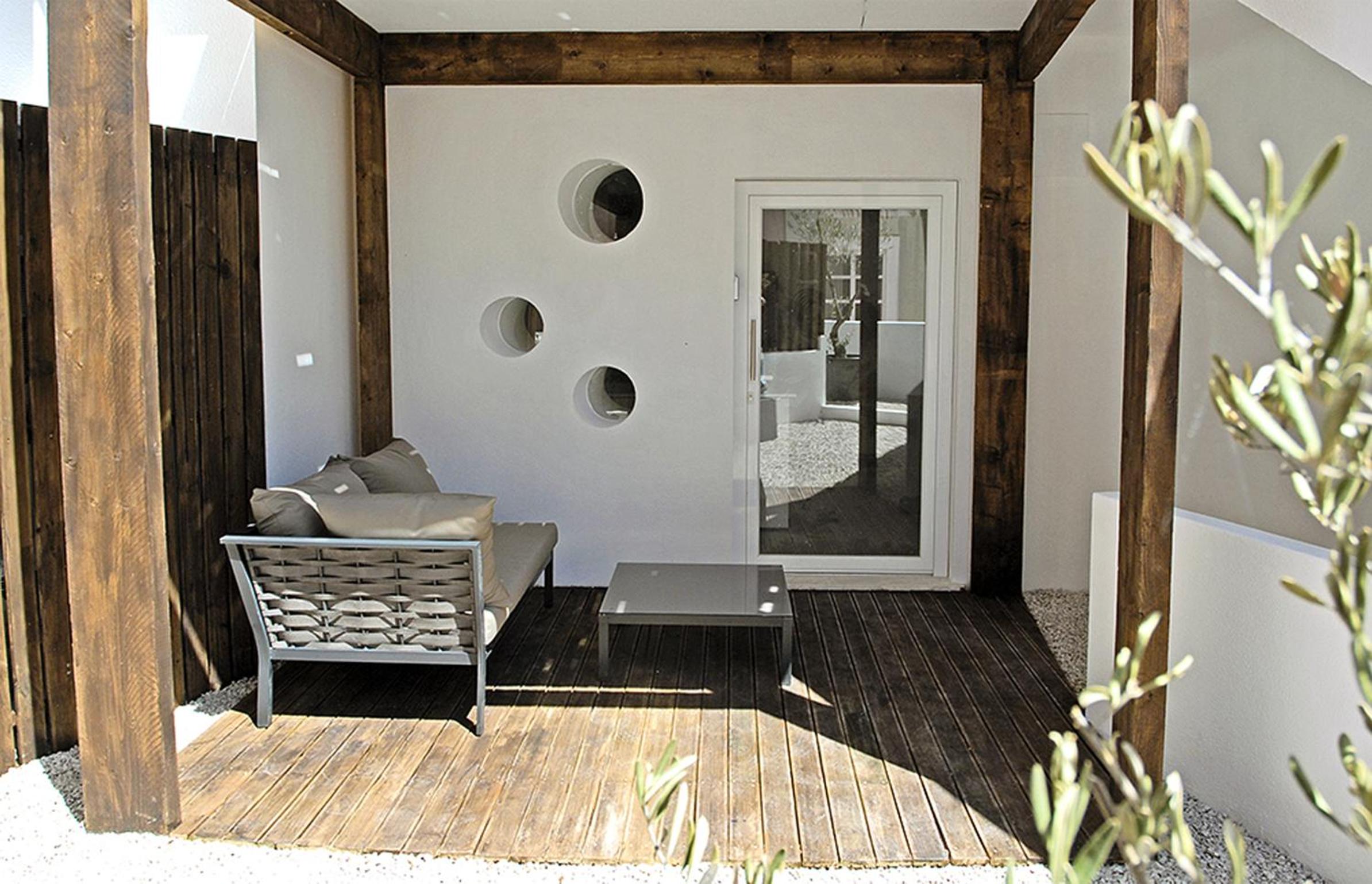 Apartment with Terrace - Photo 21