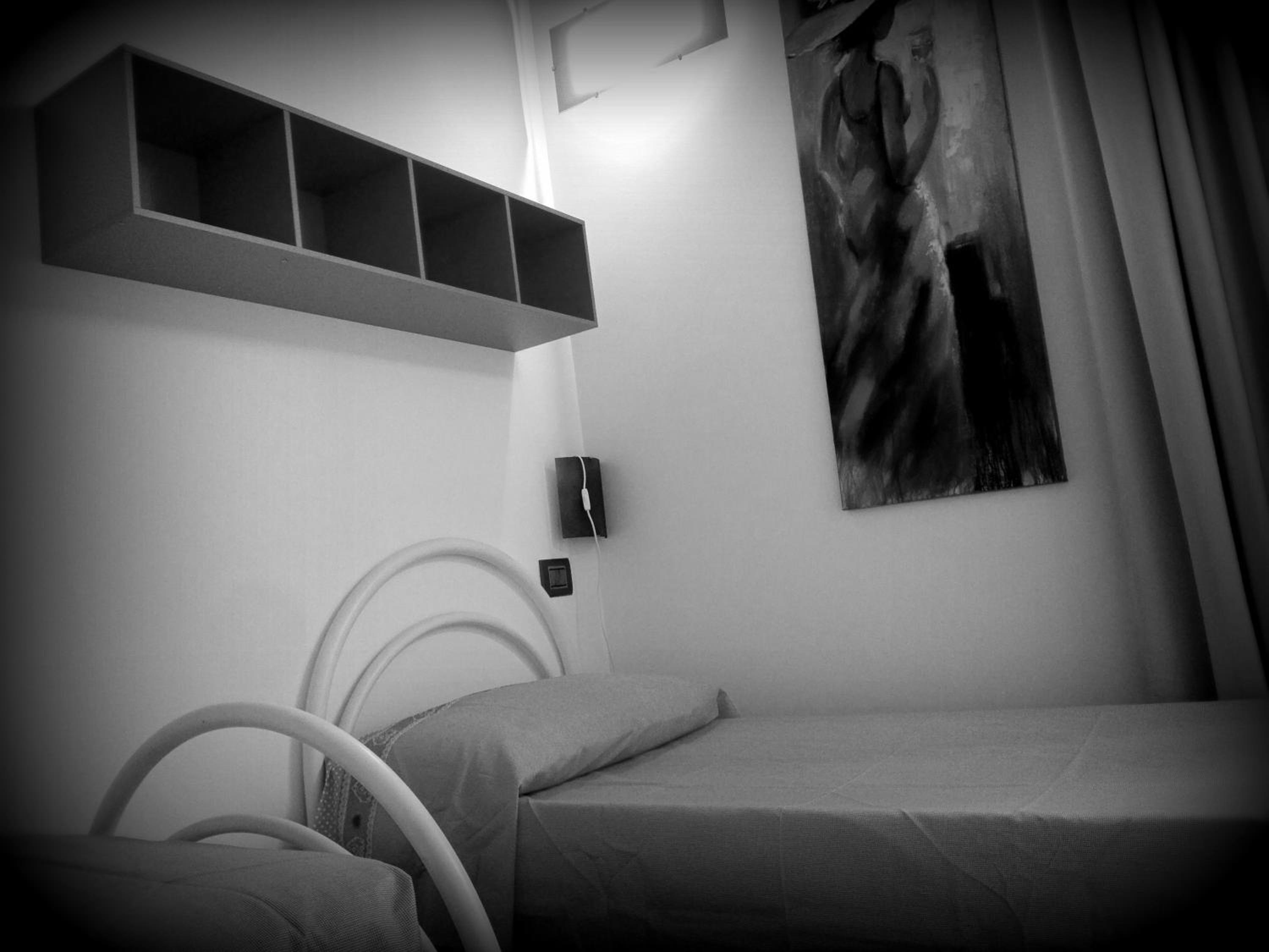 Double or Twin Room - Photo 5