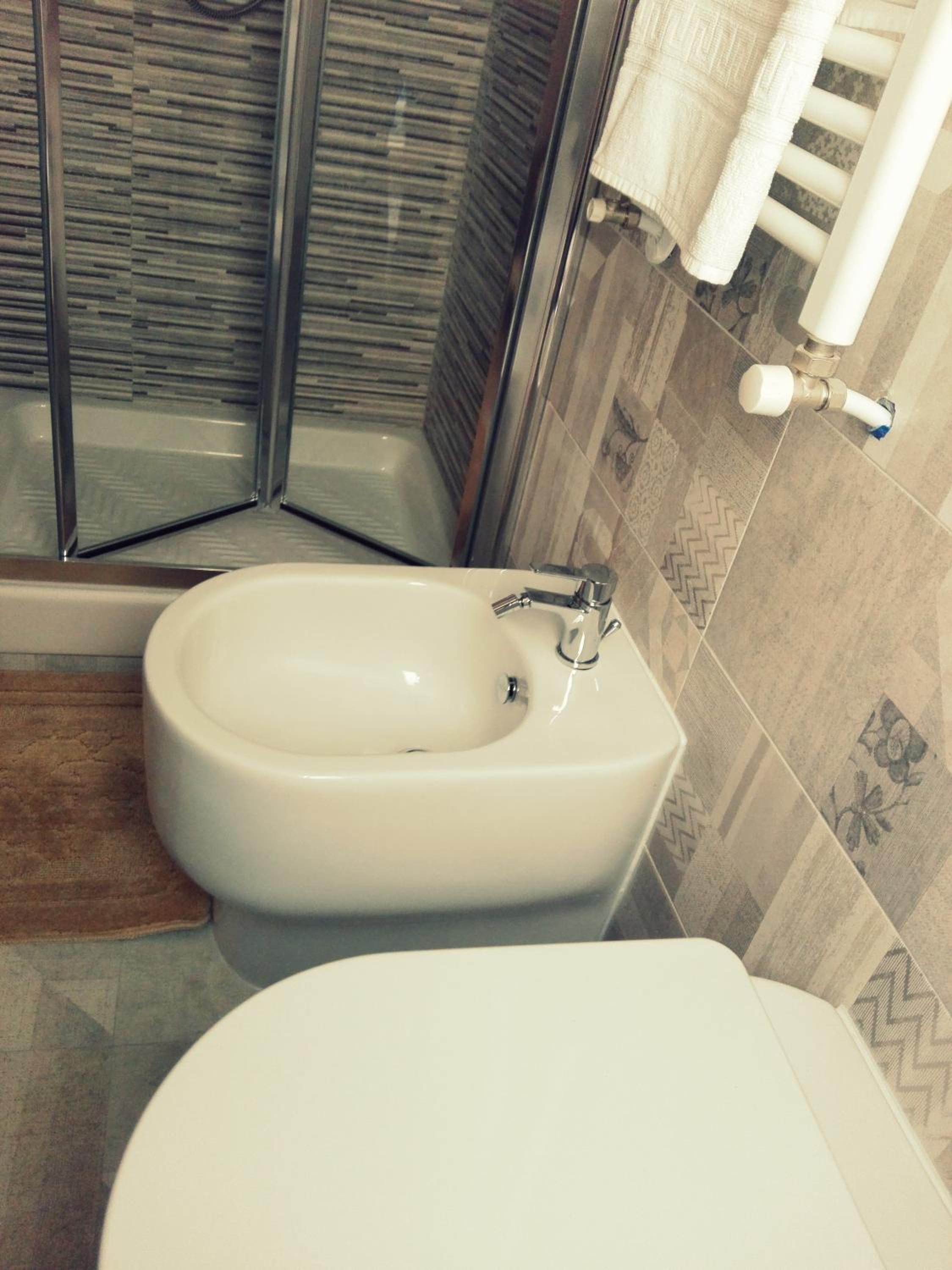 Double or Twin Room - Photo 10