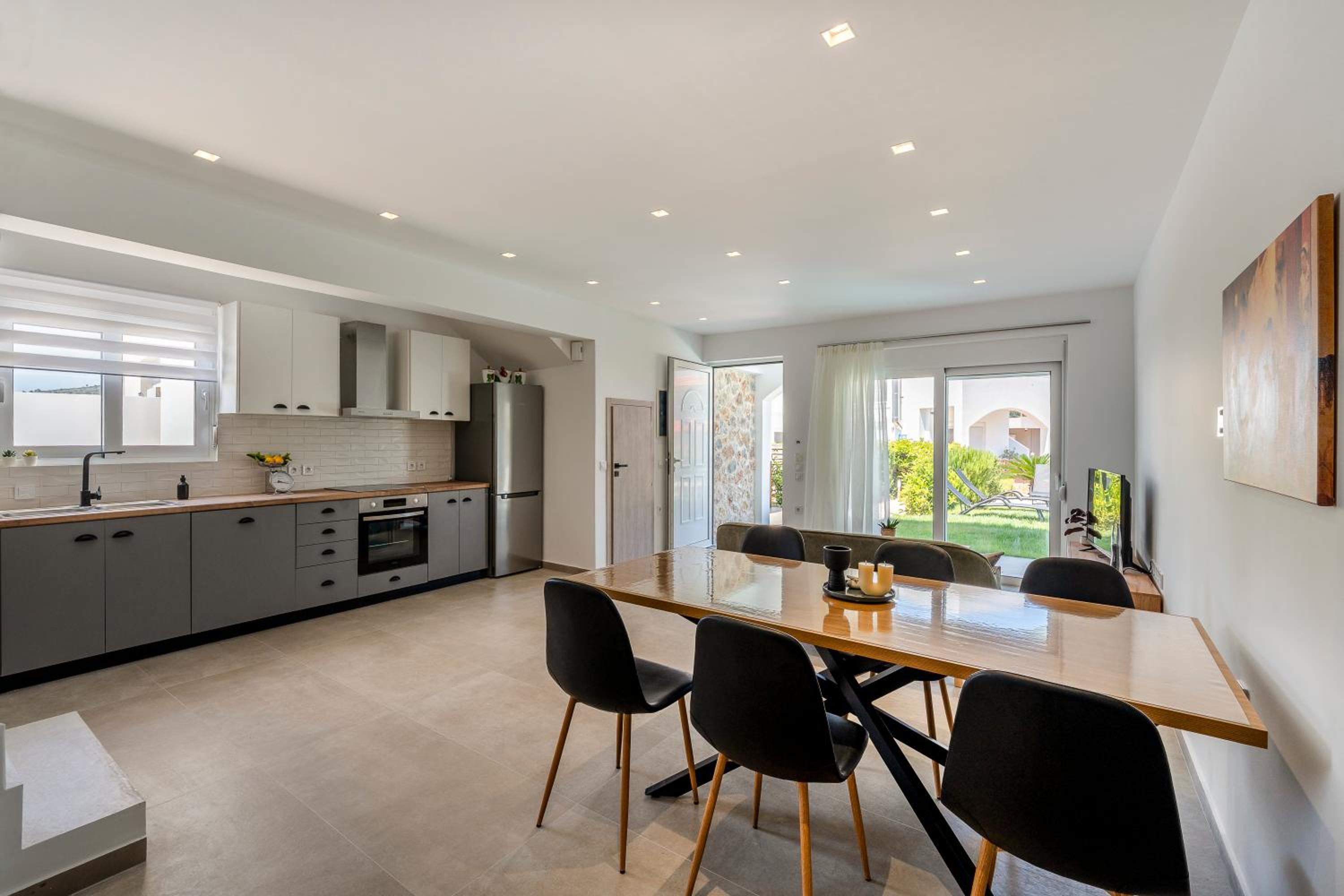 Three-Bedroom Villa photo 2