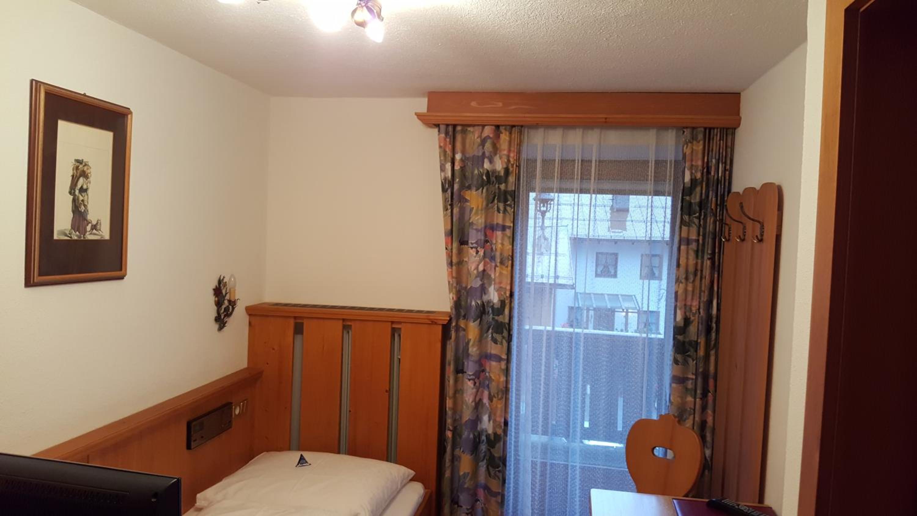 Single Room photo 1