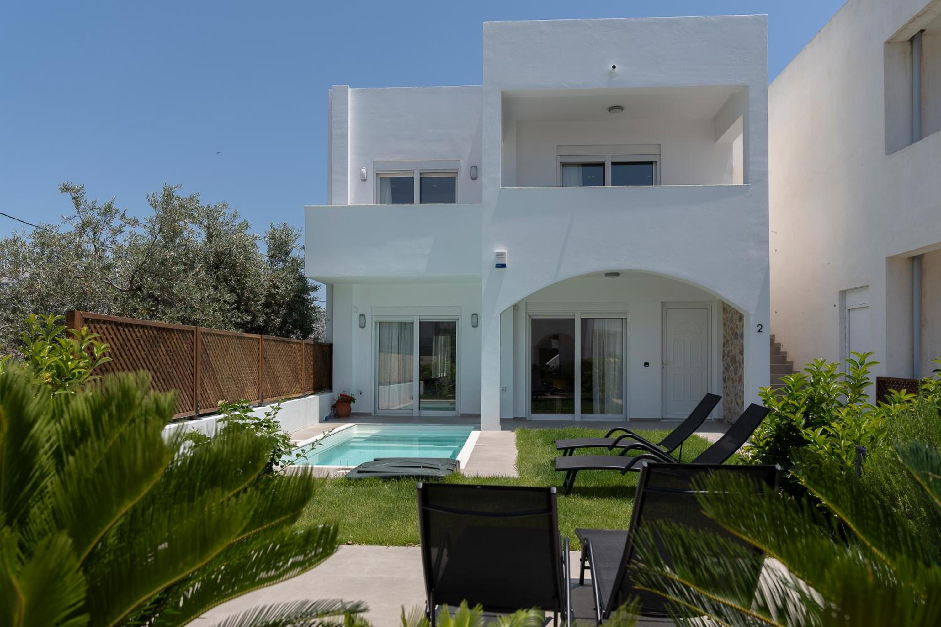 Three-Bedroom Villa photo 1