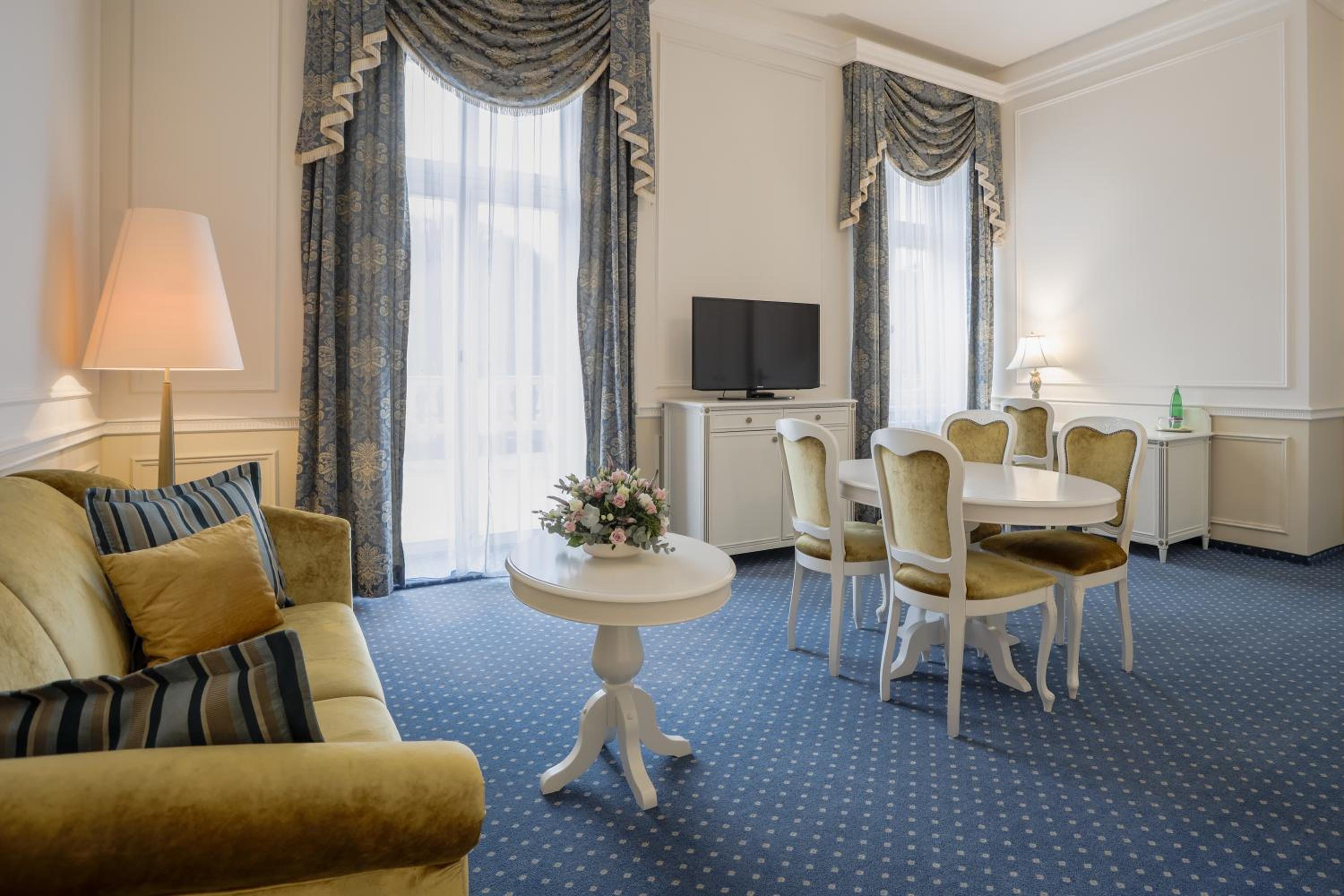 Lux A Double Or Twin Room with Balcony and Wellness Access photo 3