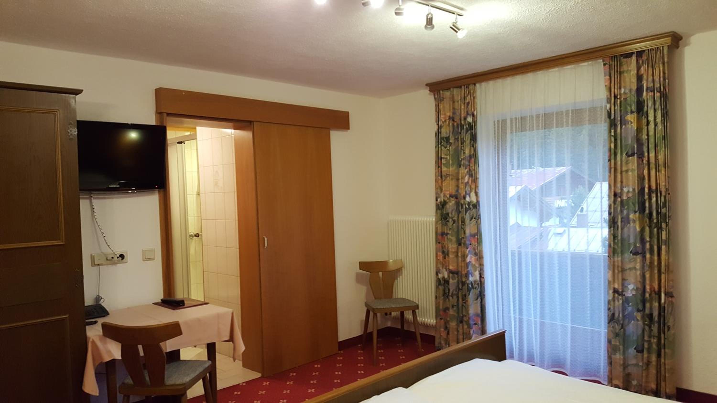 Standard Double Room North - Photo 4