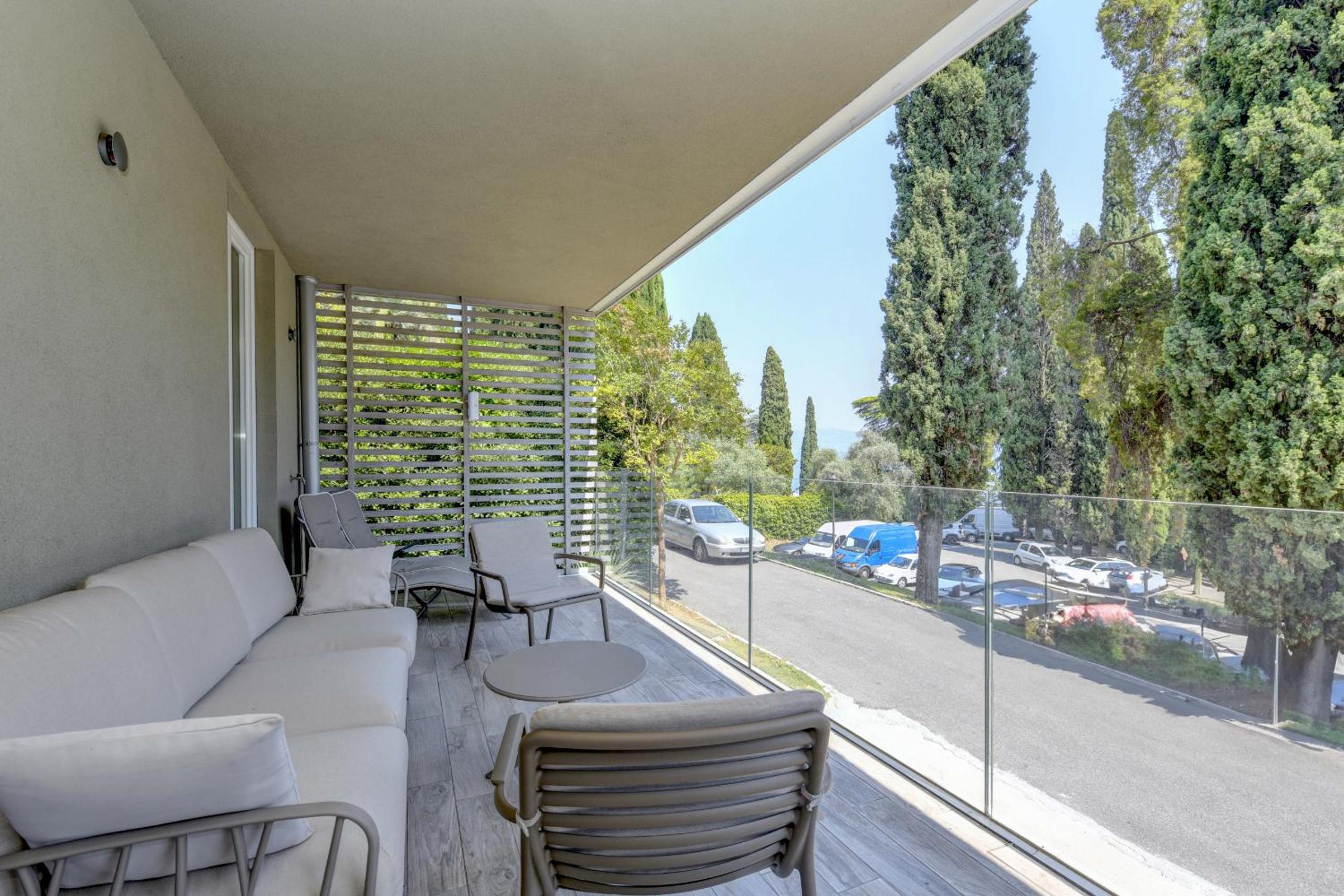 Apartment with Balcony