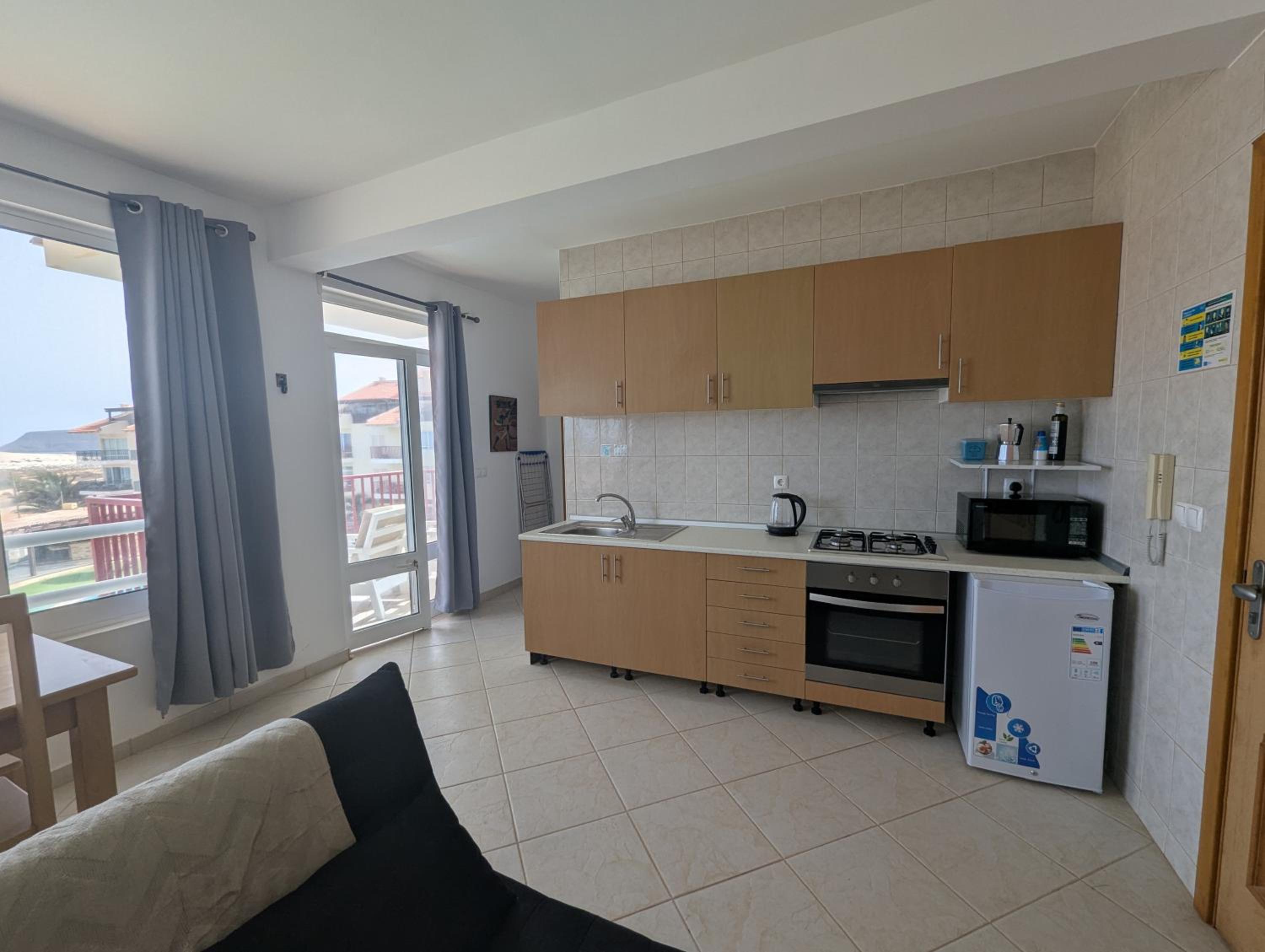 One-Bedroom Apartment with Balcony and Sea View photo 3