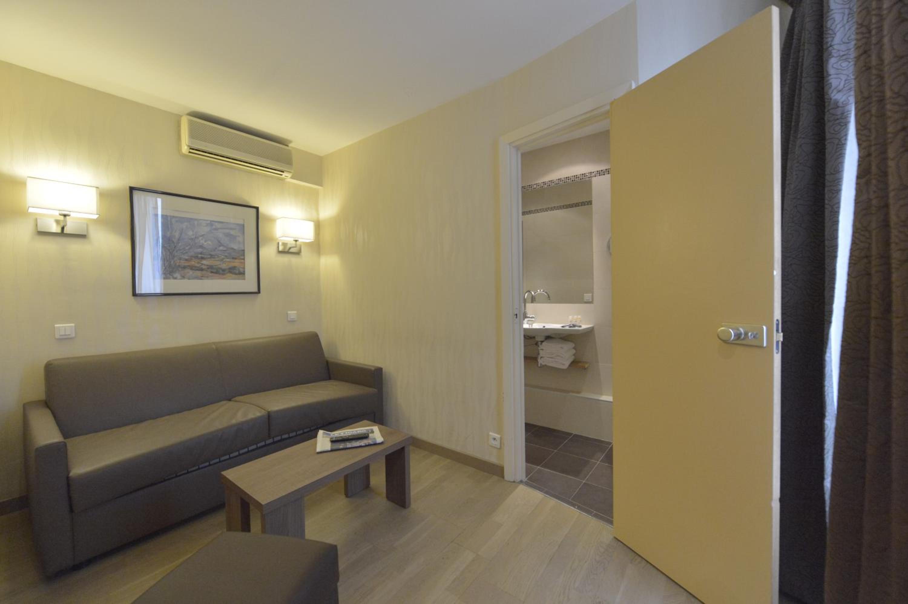 Double Room with Extra Bed (3 Adults)