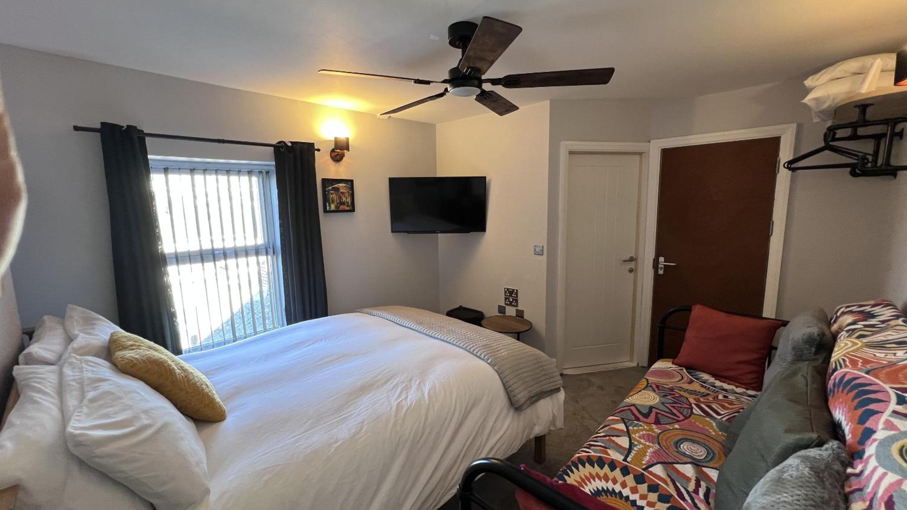 Superior Triple Room photo 3