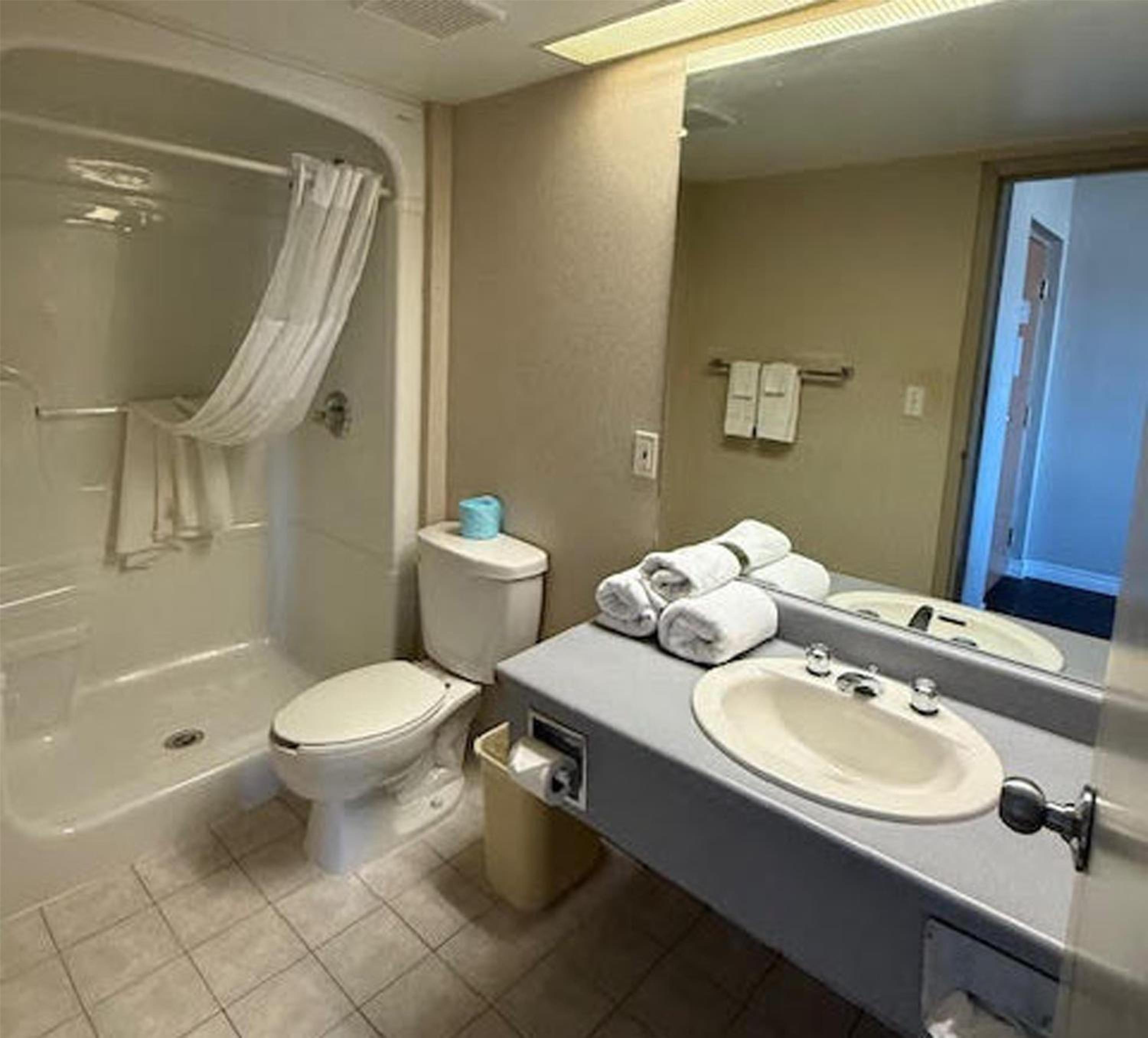 Queen Room - Photo 5