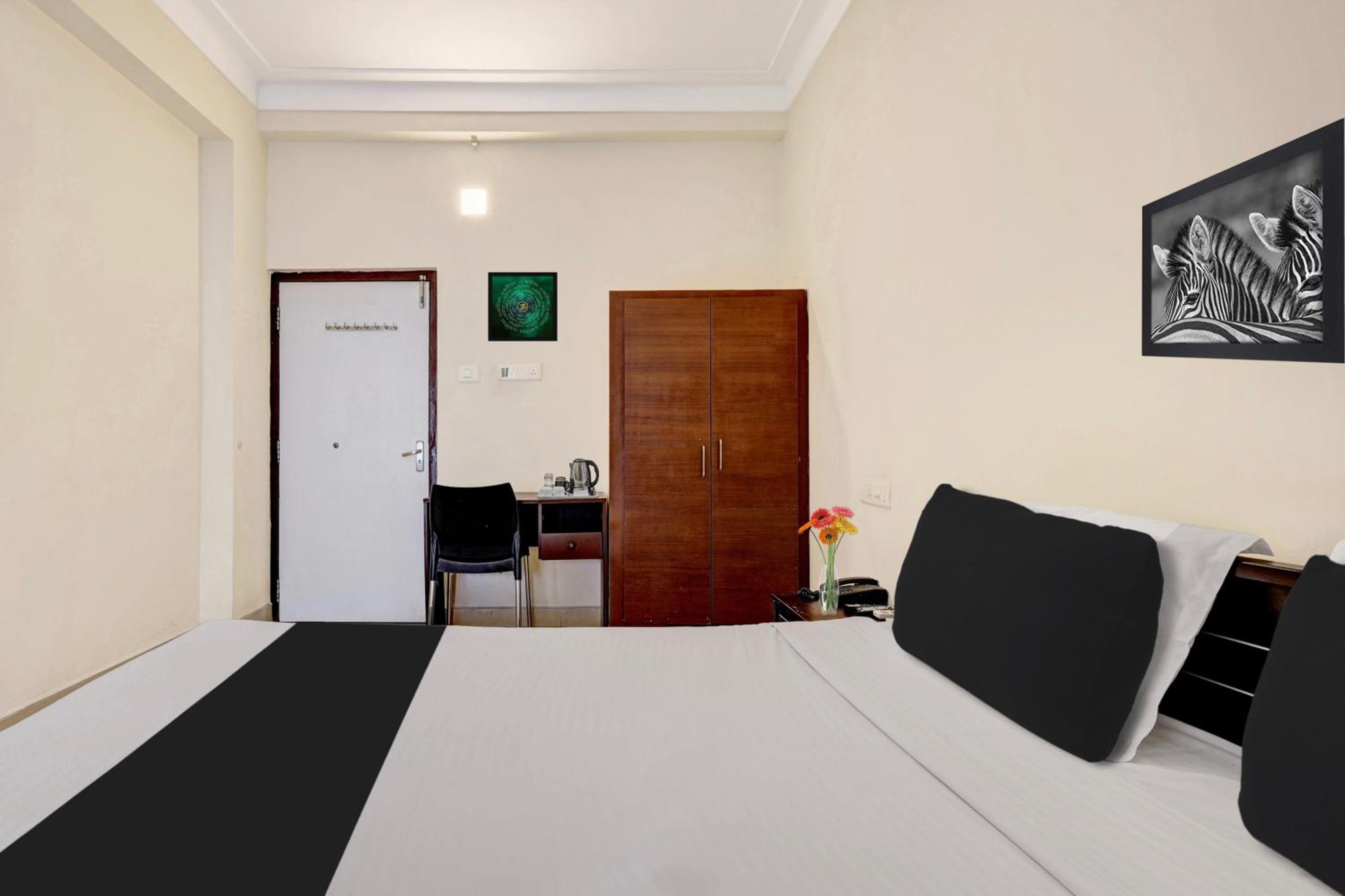 Deluxe Double Room with Bath photo 1