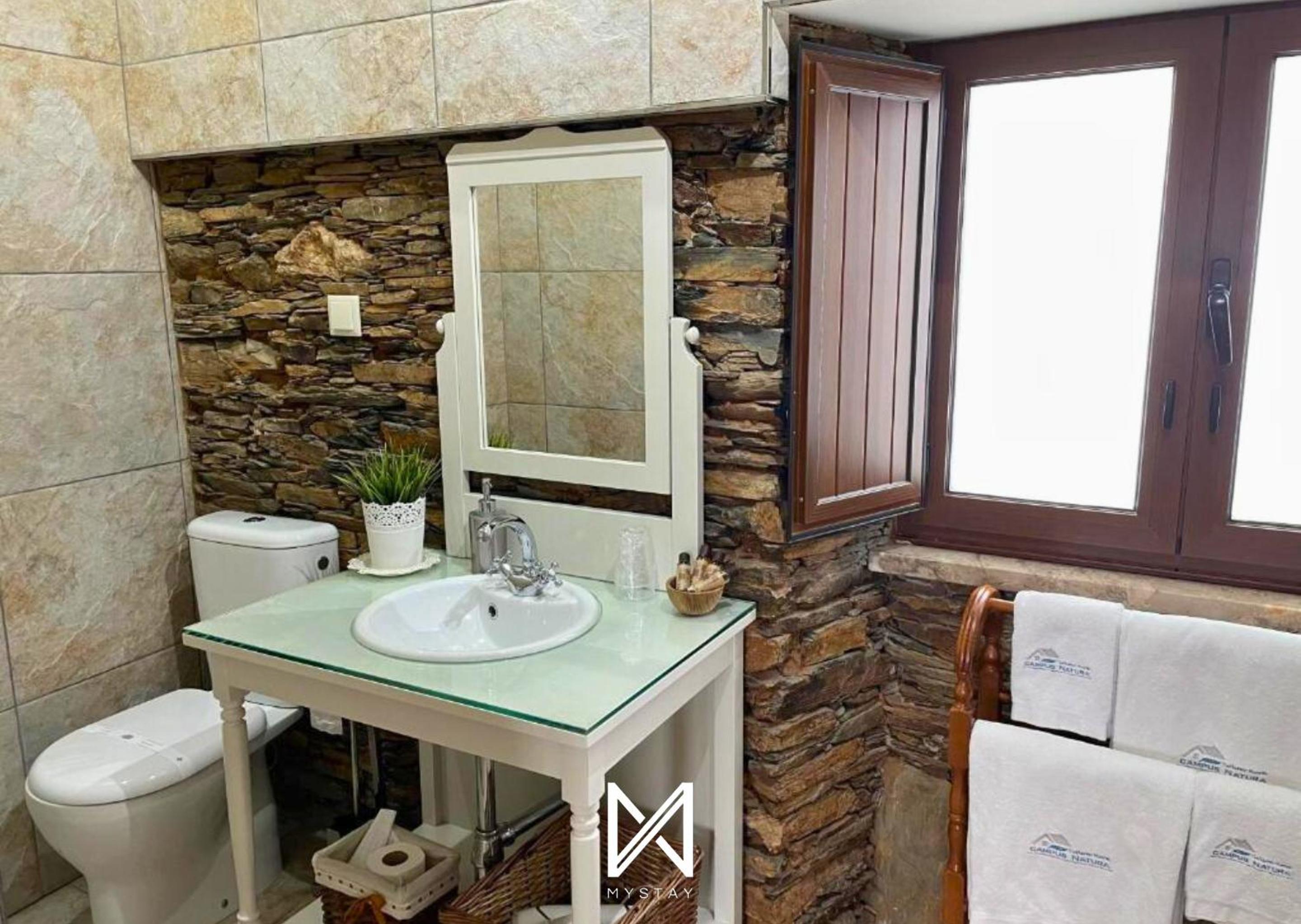Apartment with Mountain View photo 1