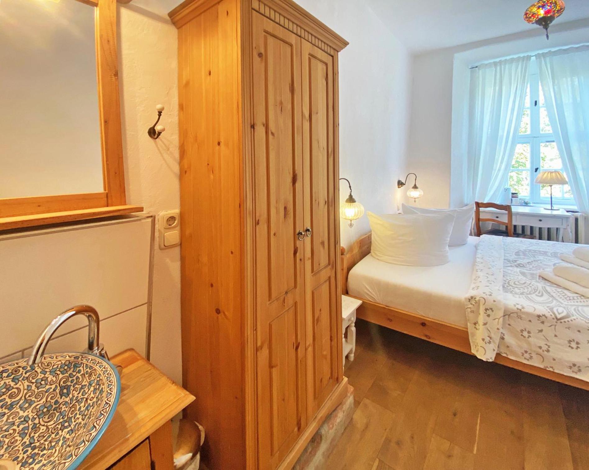 Budget Double Room photo 2