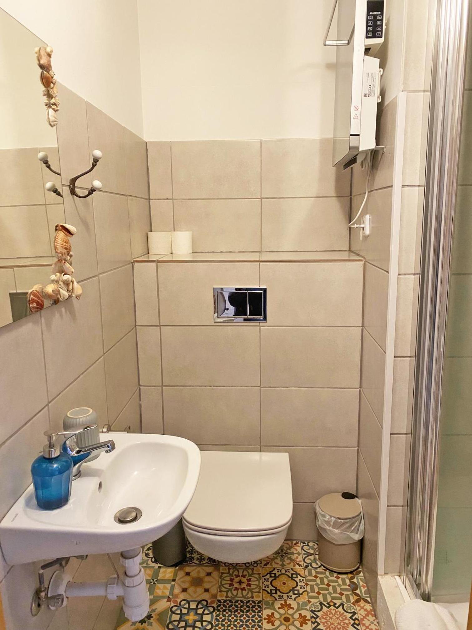 Budget Double Room photo 3