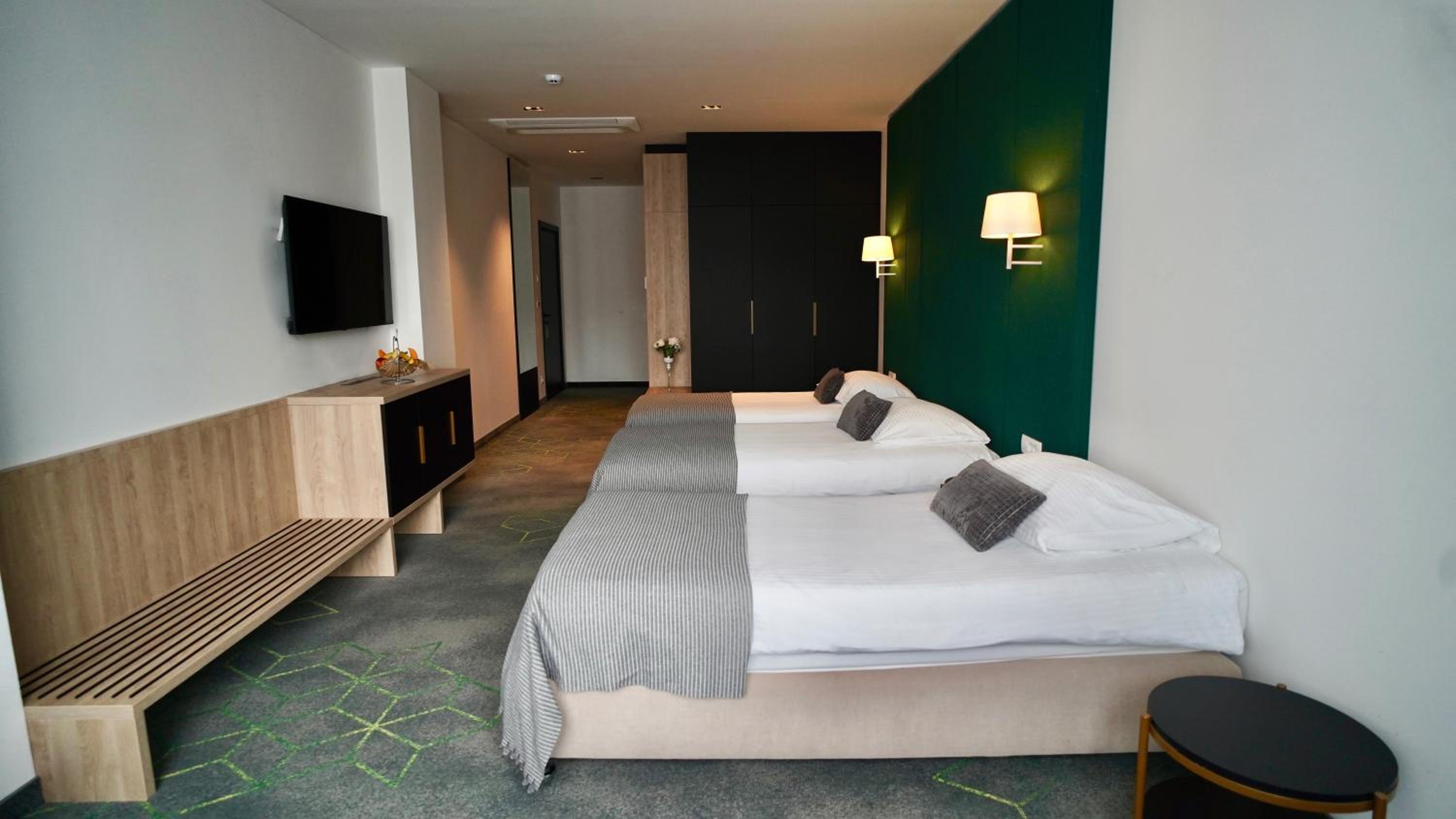 Superior Triple Room photo 2