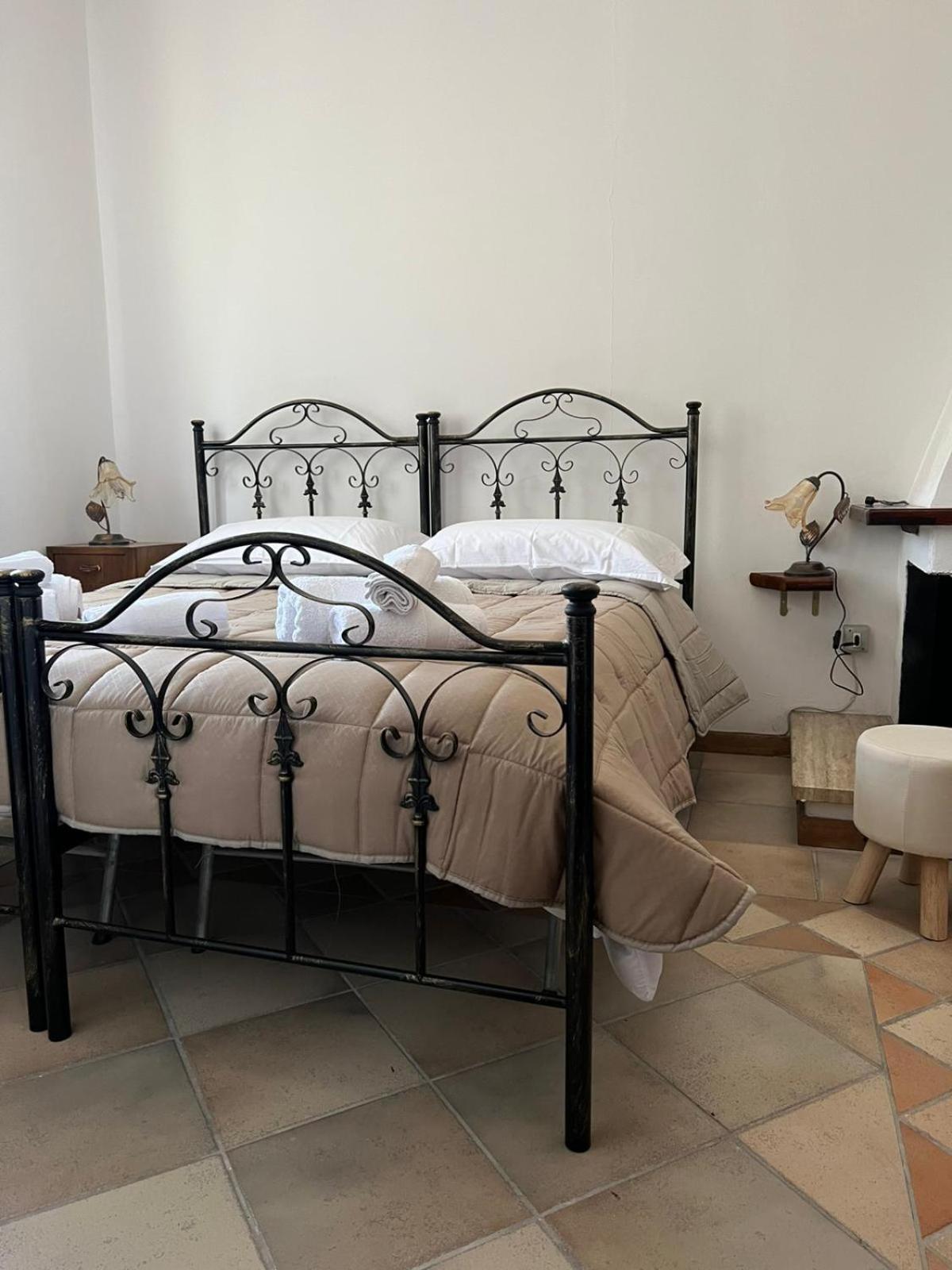 Standard Double Room with Shared Bathroom