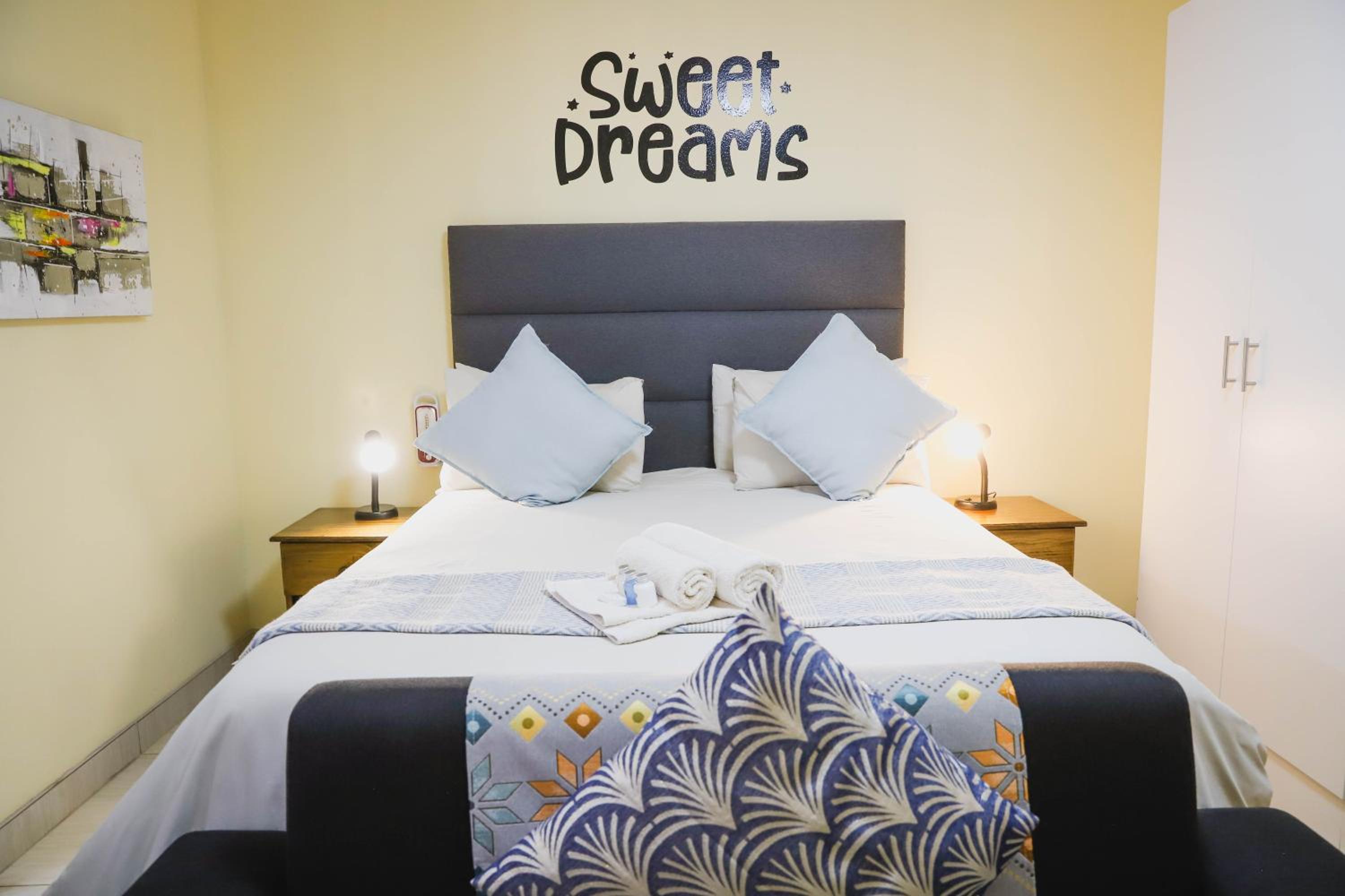 Standard Queen Room
