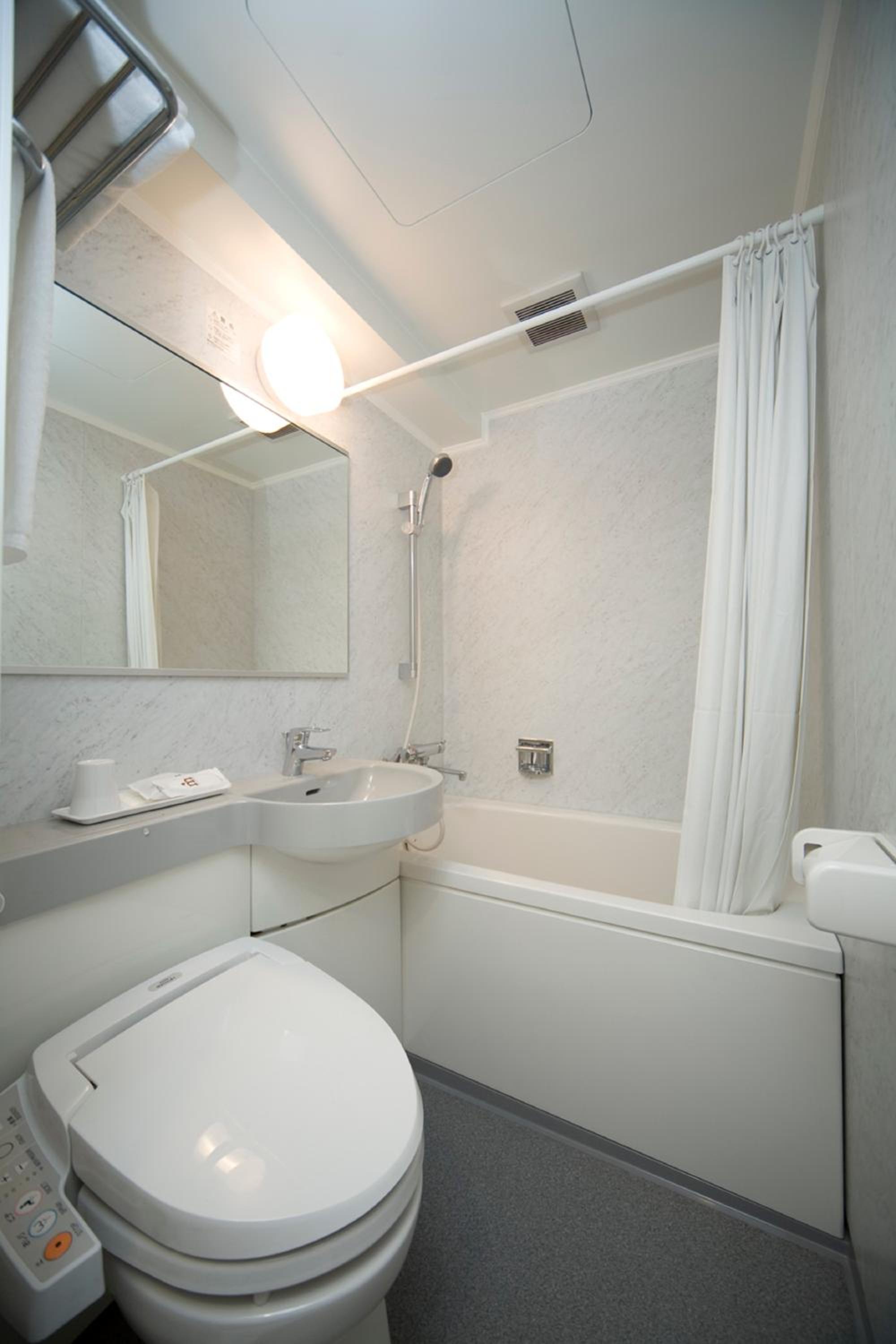 Single Room - Smoking photo 3