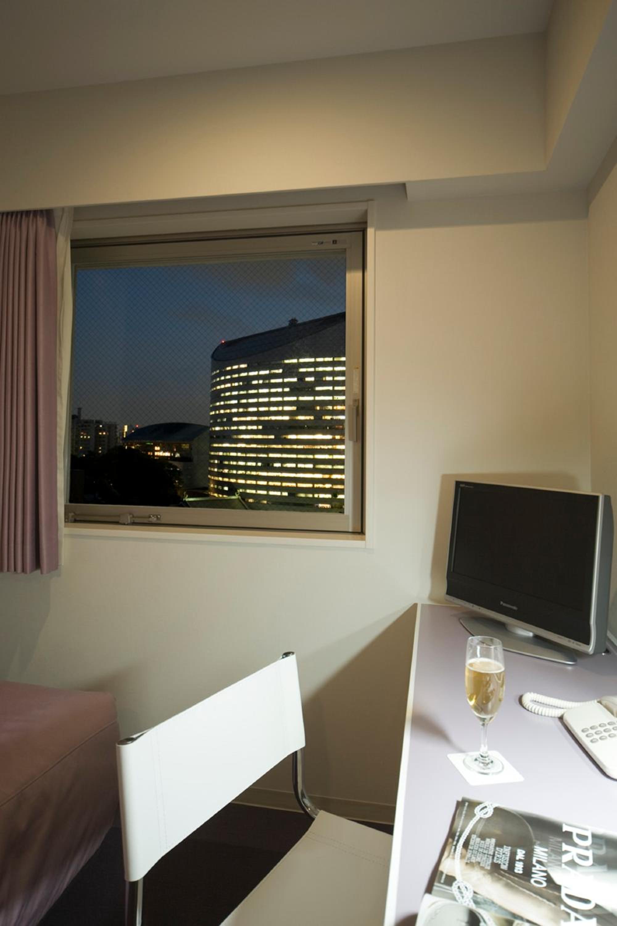 Double Room with Small Double Bed - Smoking photo 3