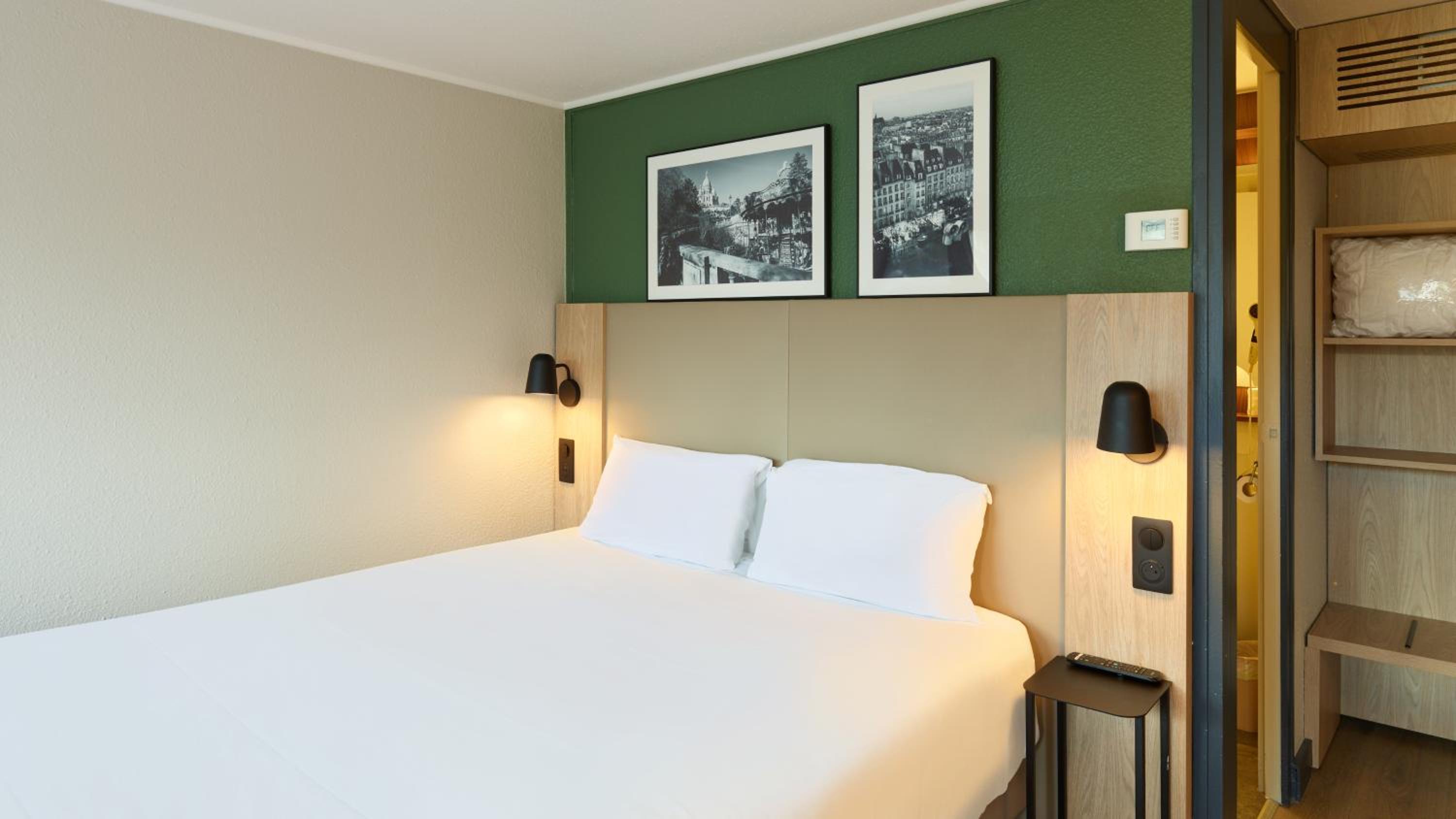 Standard Room - 1 Queen Bed - Photo 6