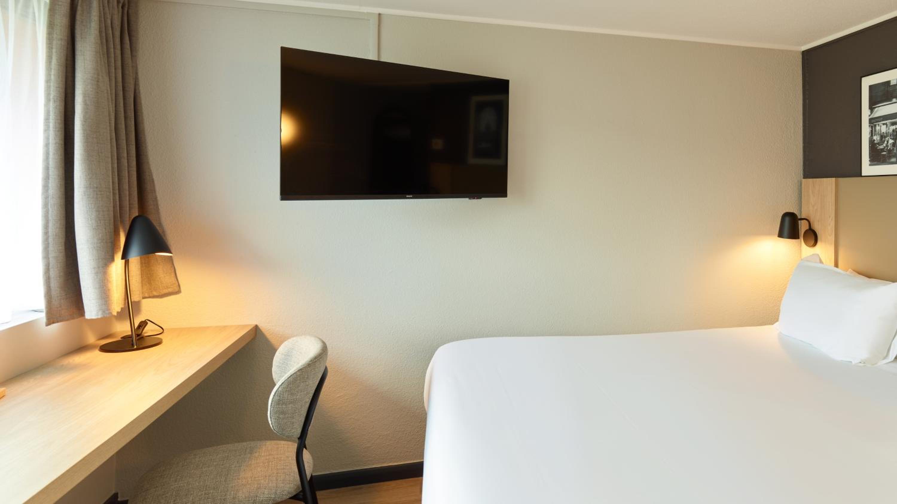 Standard Room - 1 Queen Bed - Photo 5