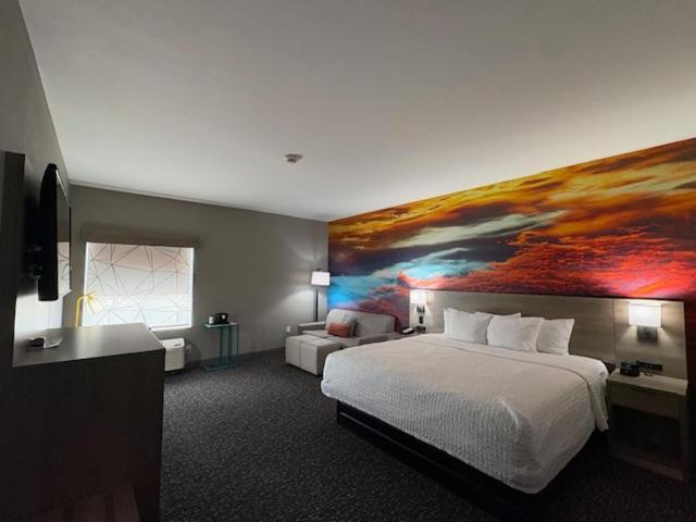 King Studio Suite - Non-Smoking - Photo 3
