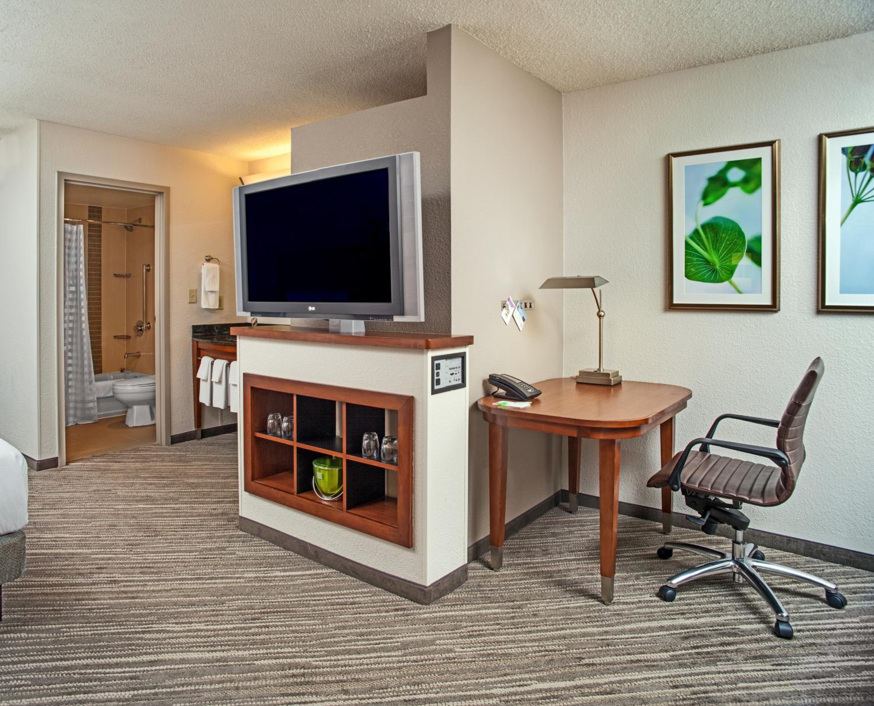 Double Room with Two Double Beds and Sofa Bed - Photo 3