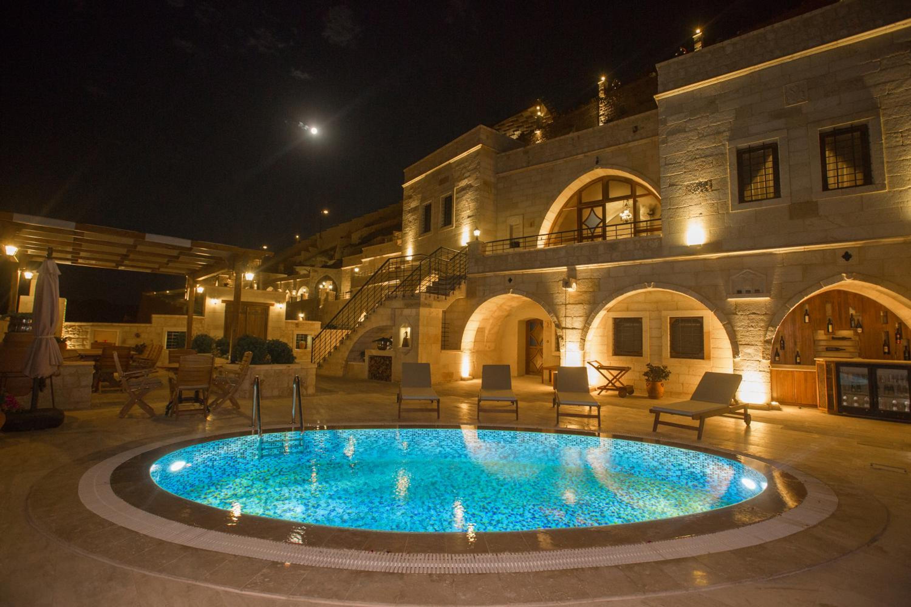 Villa with Private Pool - Photo 25