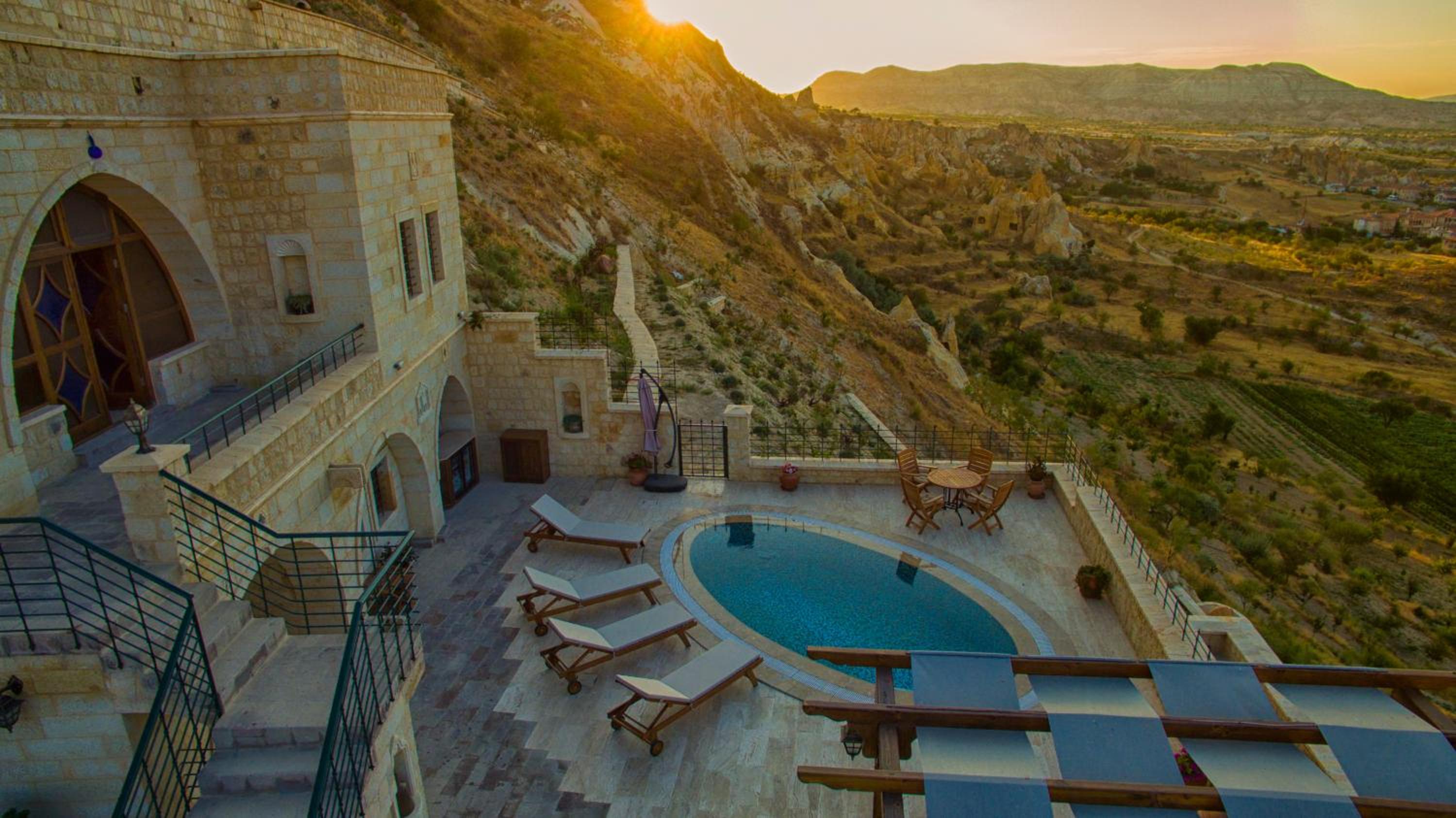 Villa with Private Pool - Photo 4