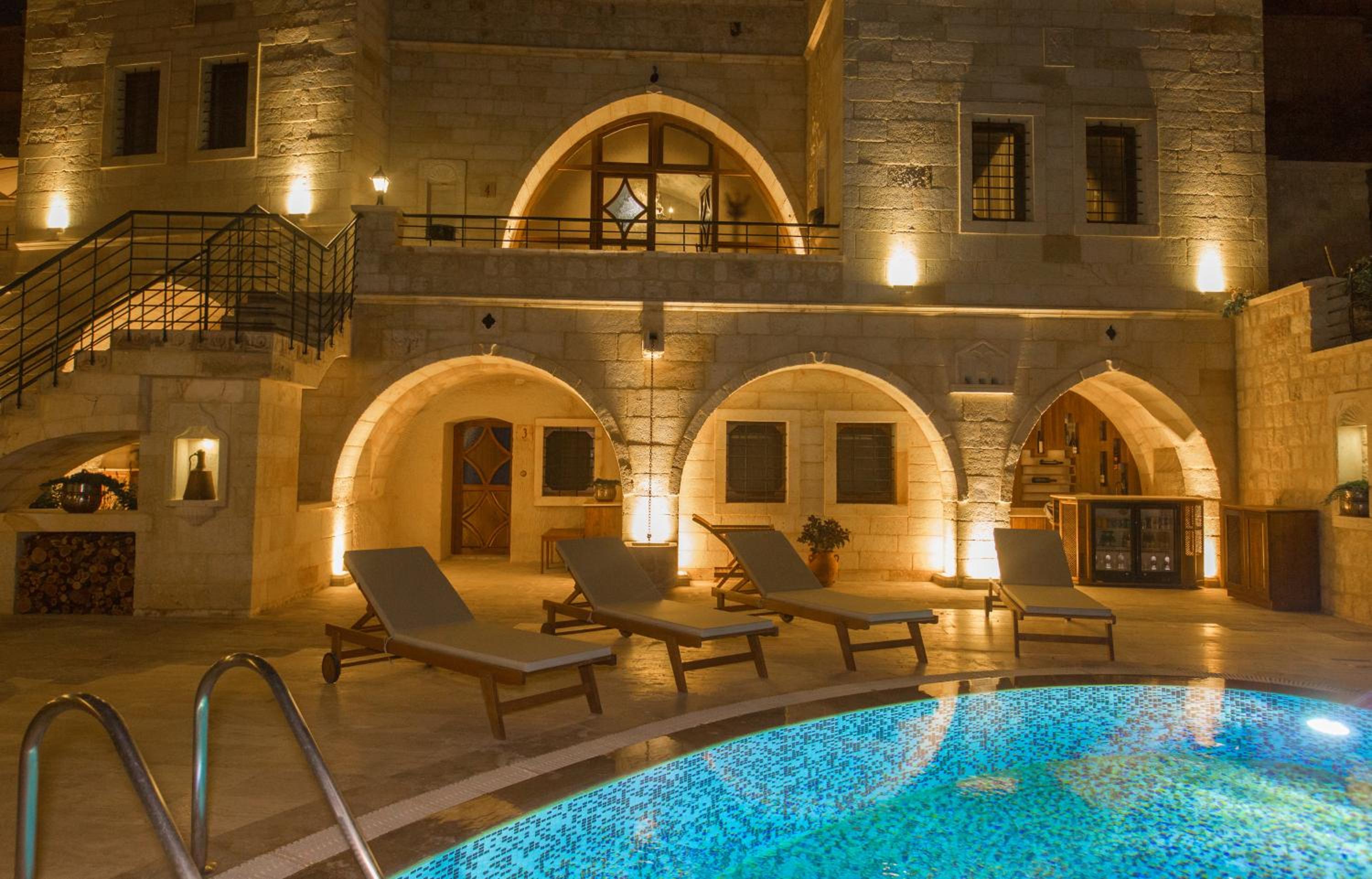 Villa with Private Pool - Photo 23