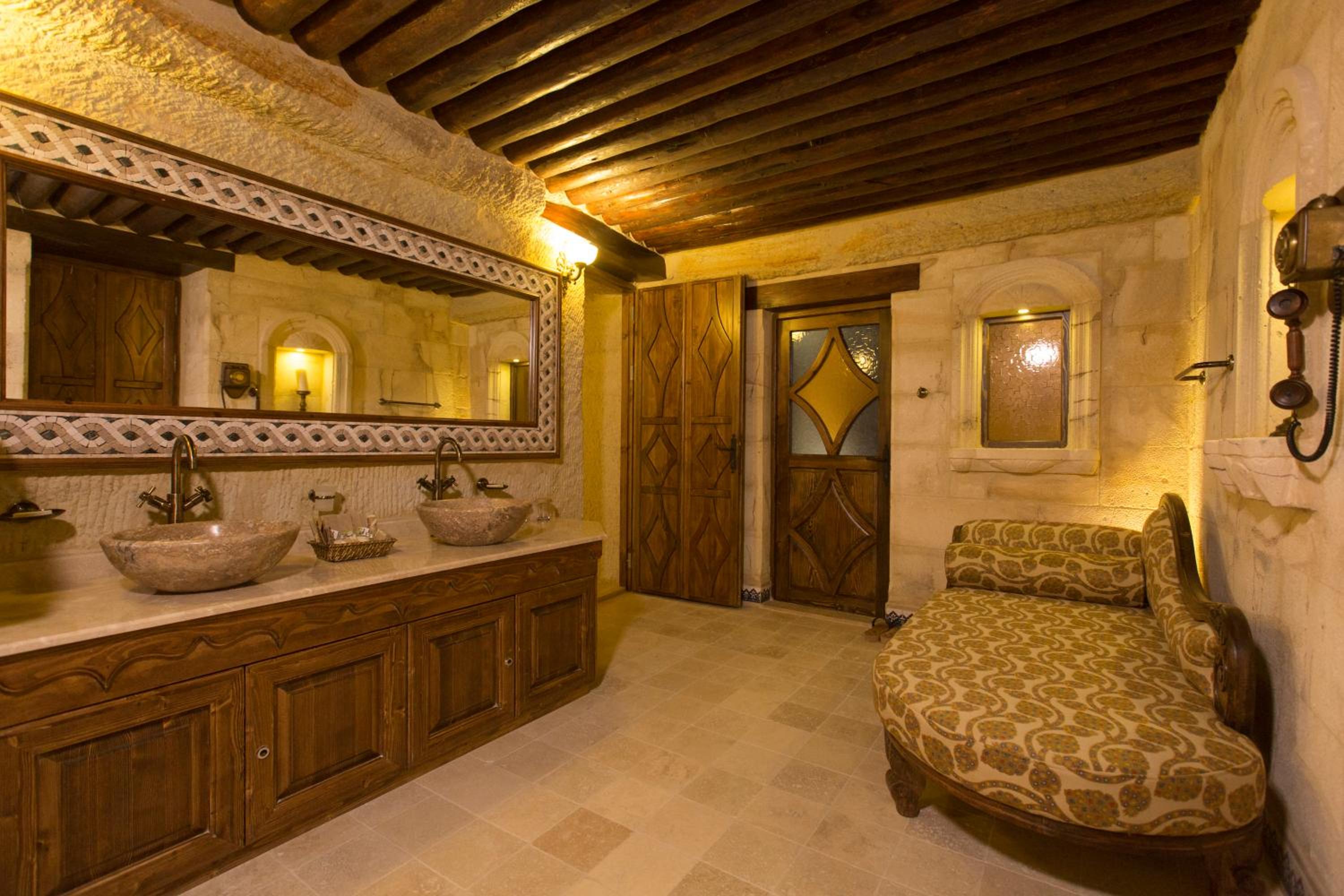 Villa with Private Pool - Photo 12