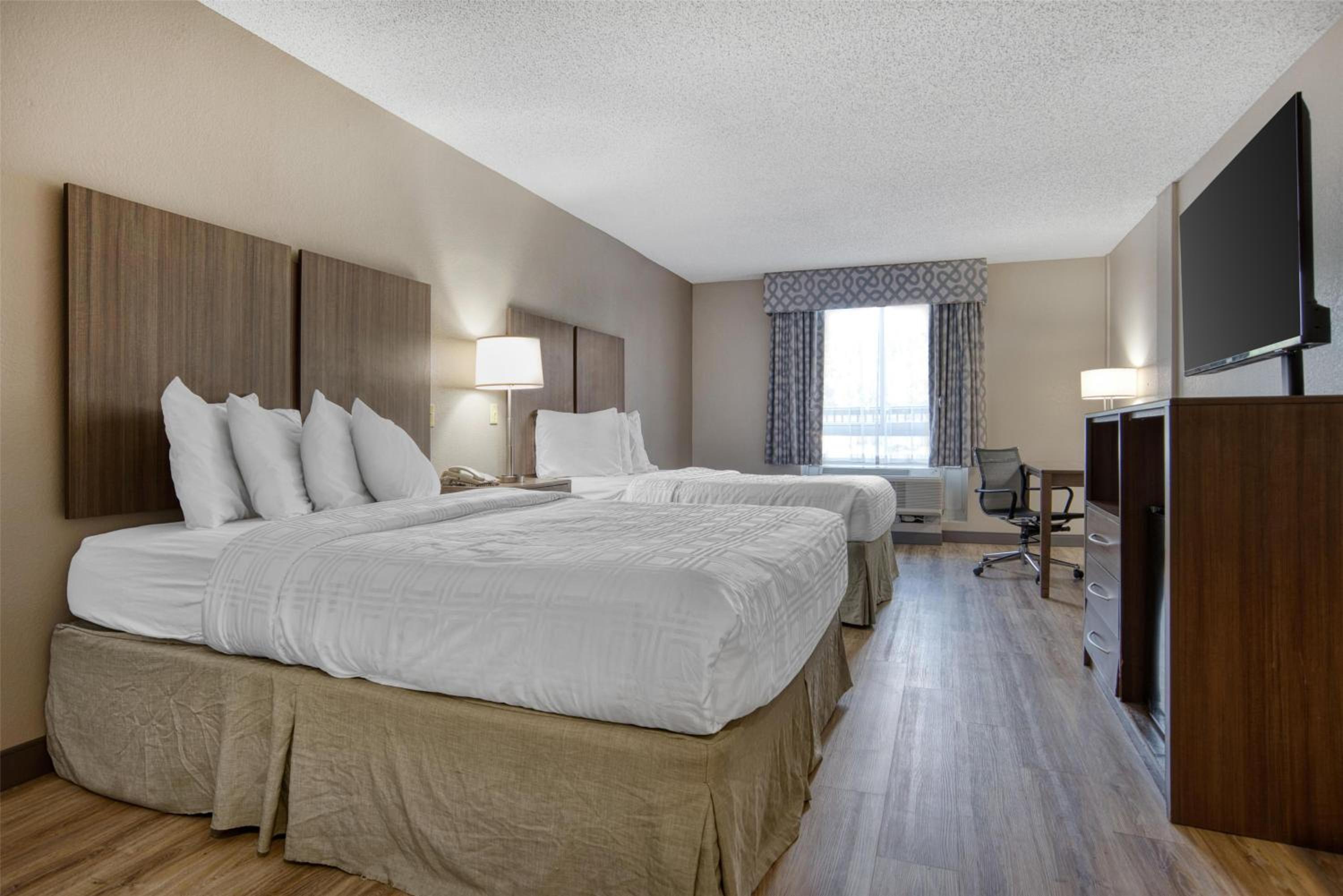 Queen Room with Two Queen Beds and Roll-In Shower - Mobility Access/Non-Smoking - Photo 1