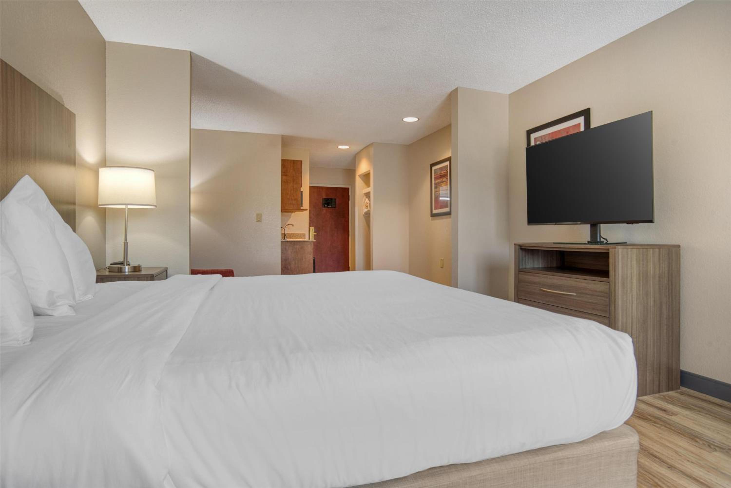 King Suite - Photo 2
