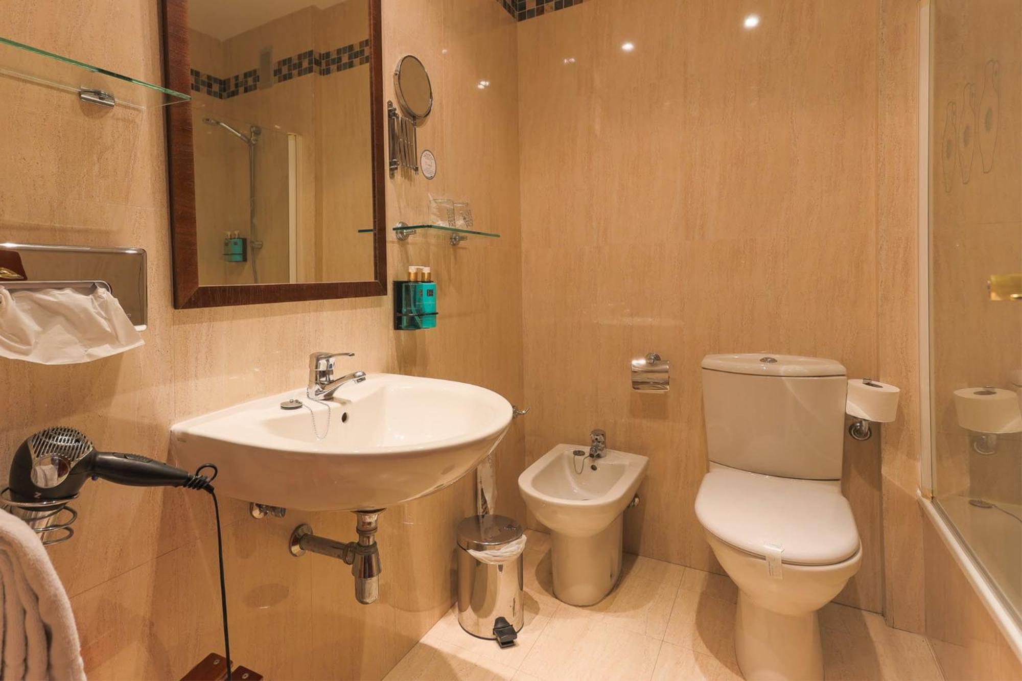 Basic Double Room - Photo 2