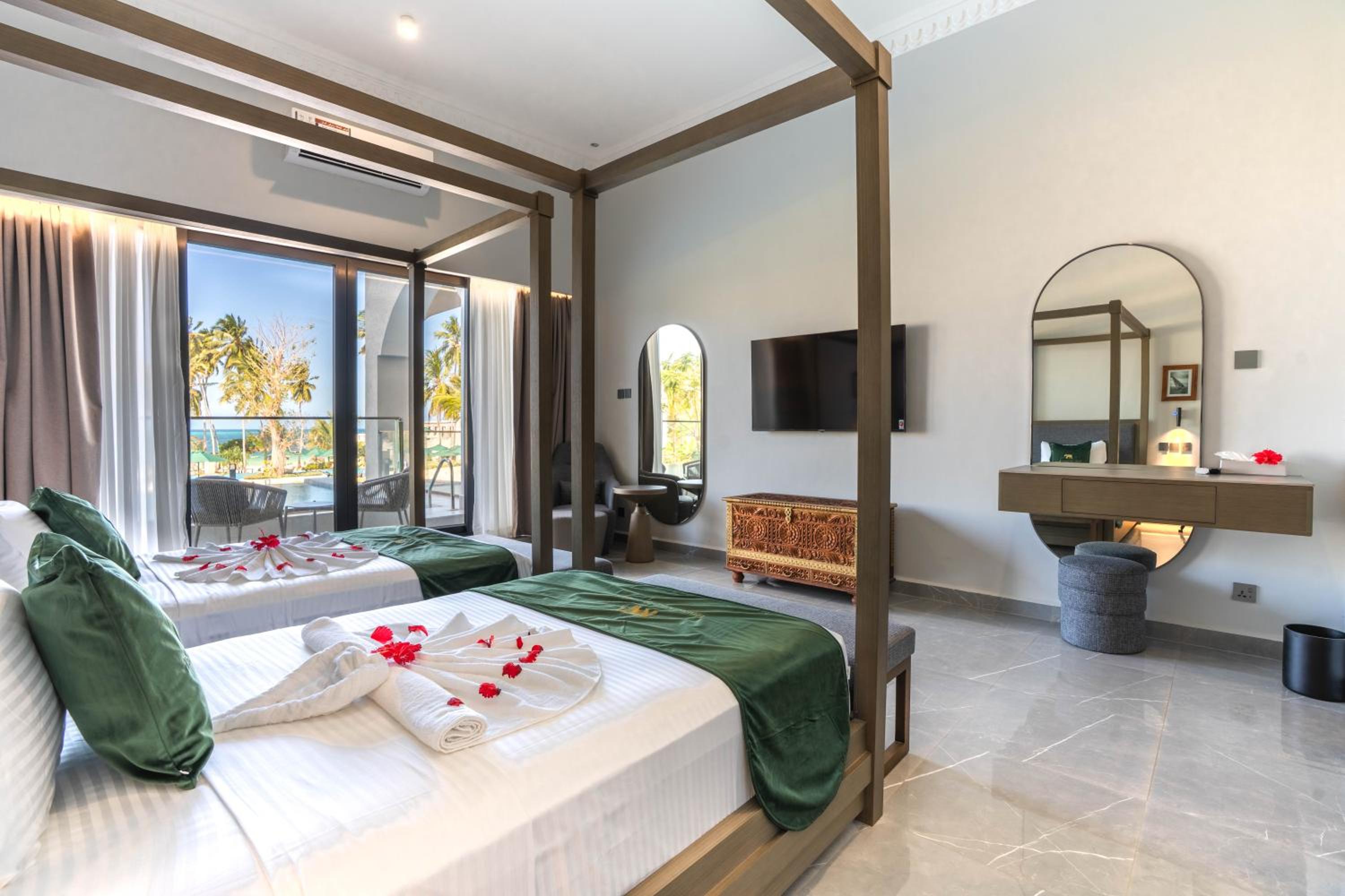 Twin Room with Patio, Sea View and Private Walk-In Pool