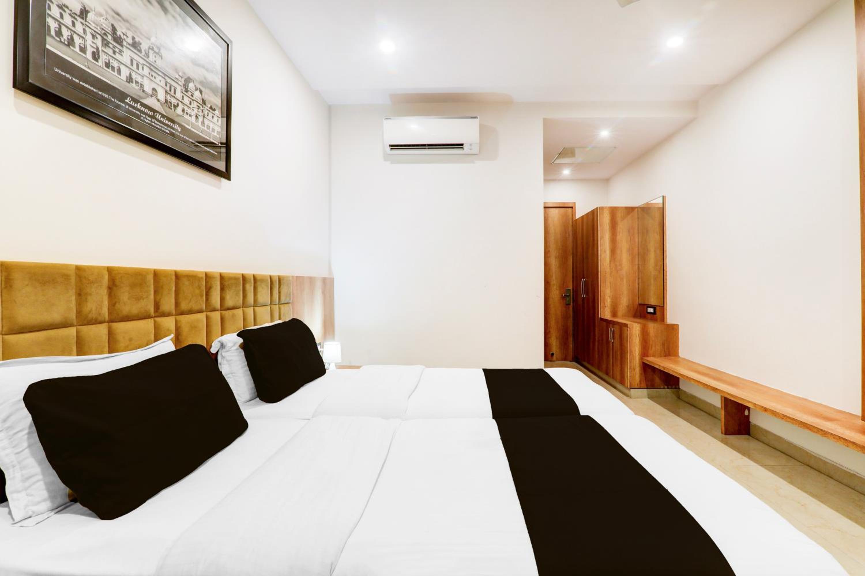 Classic Triple Room - Photo 11