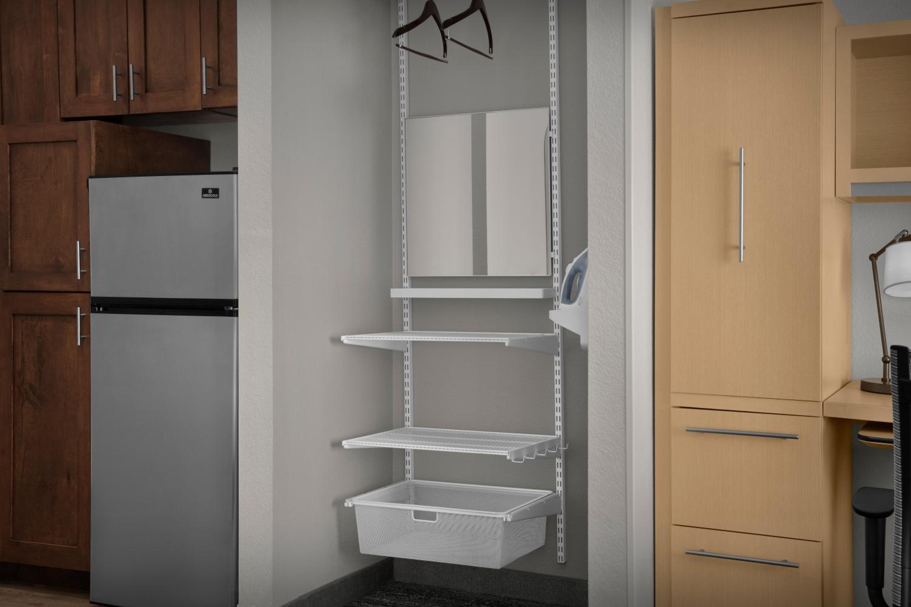 Studio Queen Suite with Sofa Bed and Tub - Mobility Accessible