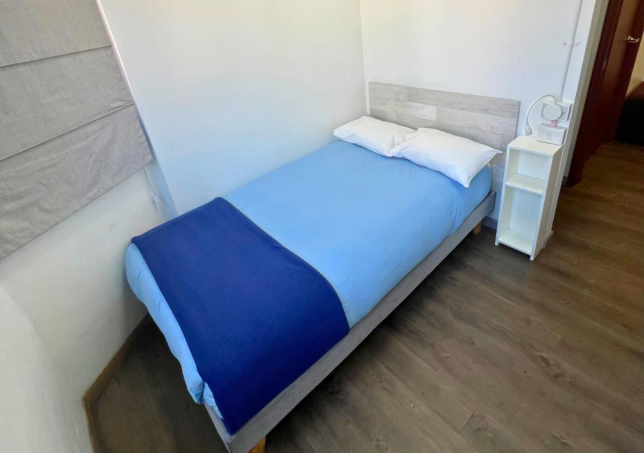 Single Room with Shared Bathroom photo 3