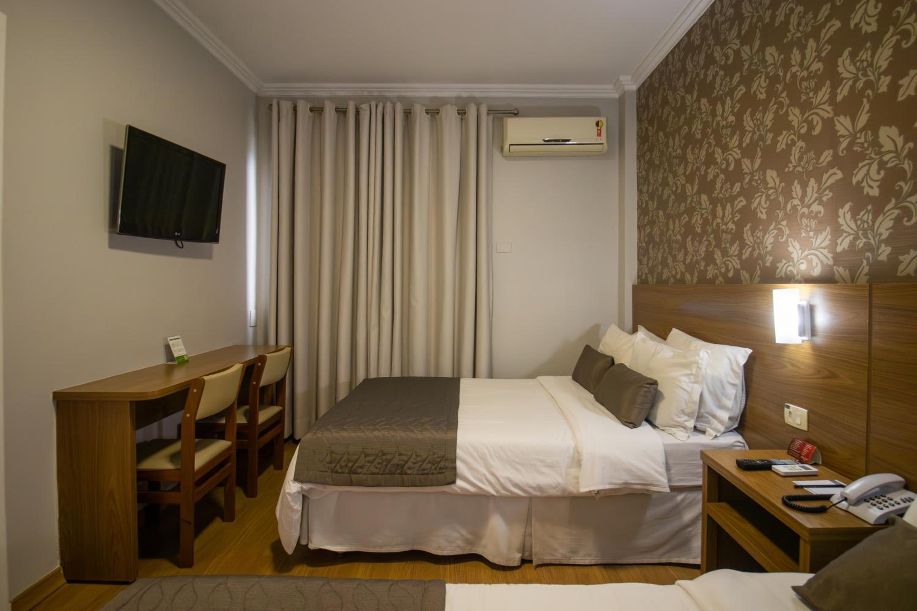 Standard Twin Room - Photo 5