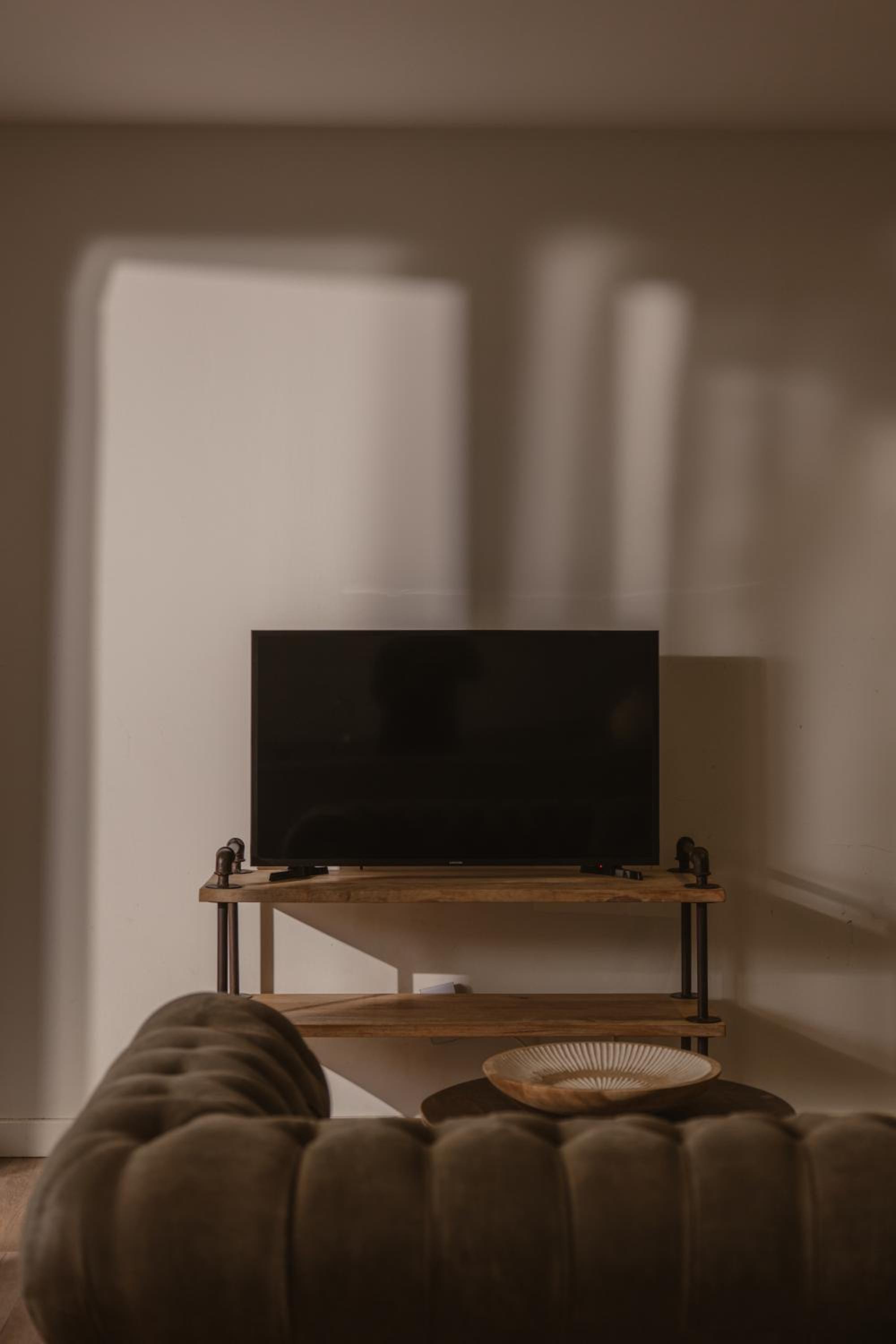 Studio thumbnail 6