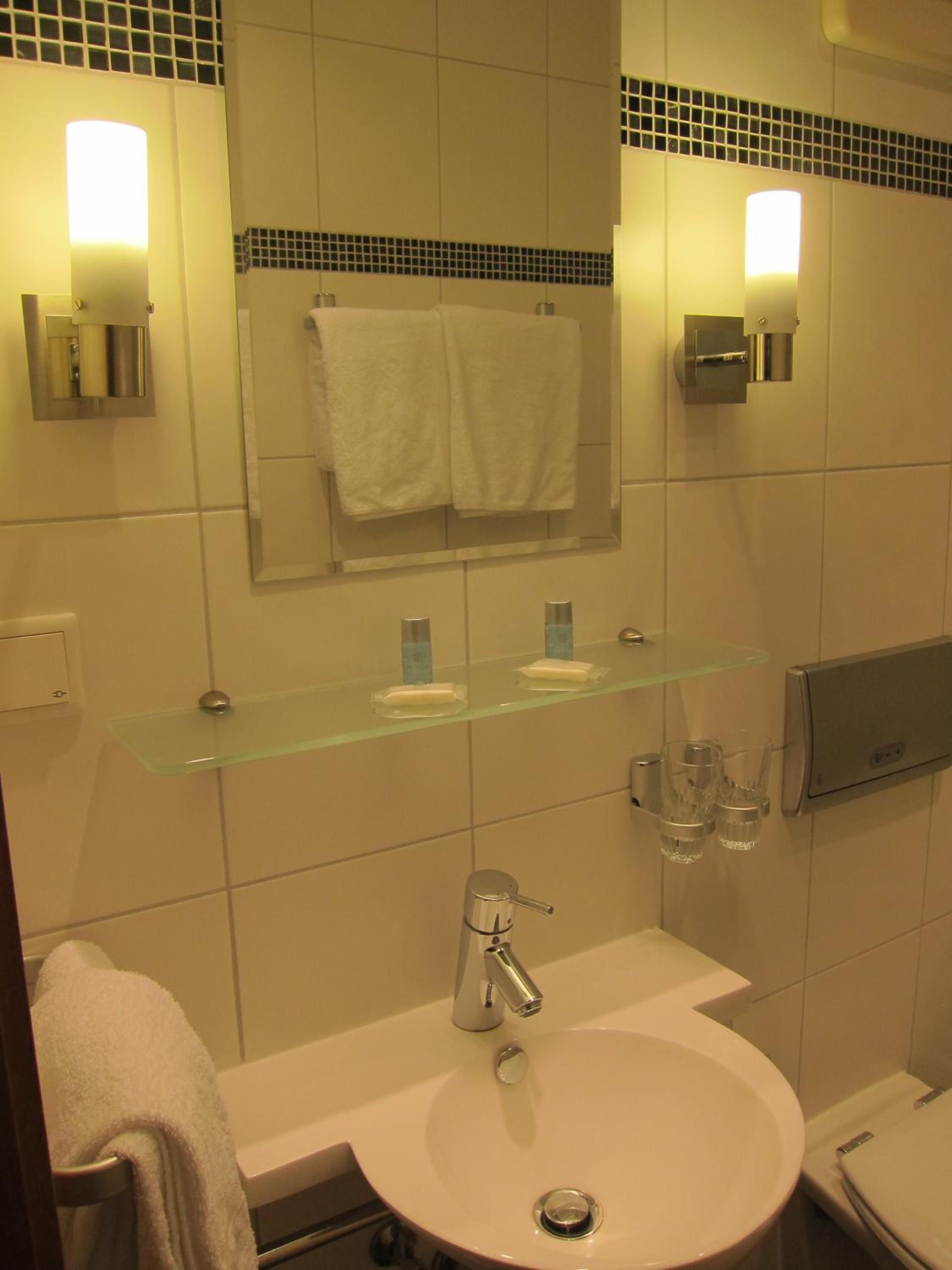 Double Room - Photo 6
