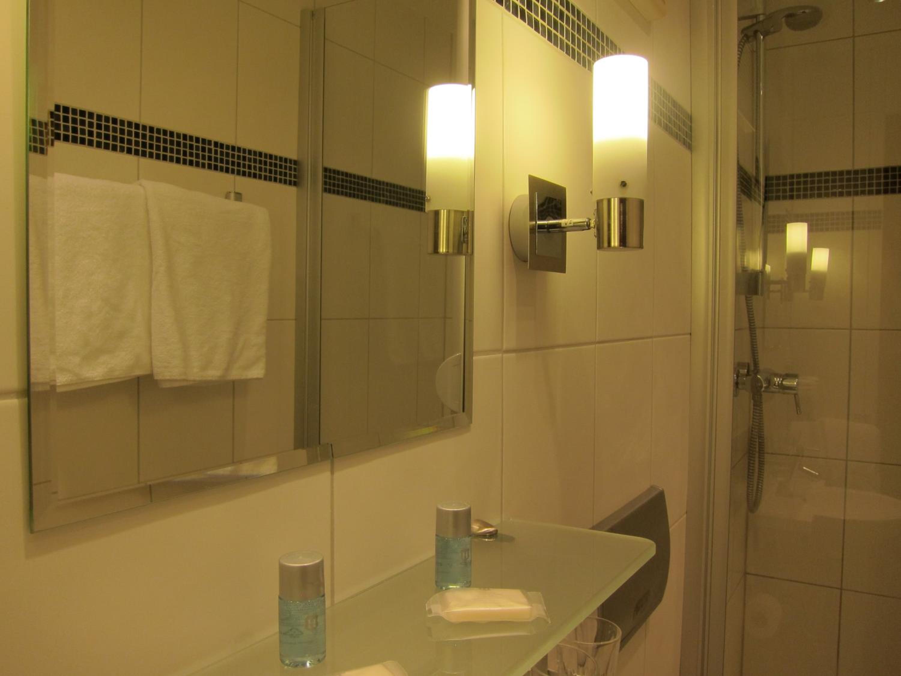 Double Room - Photo 5