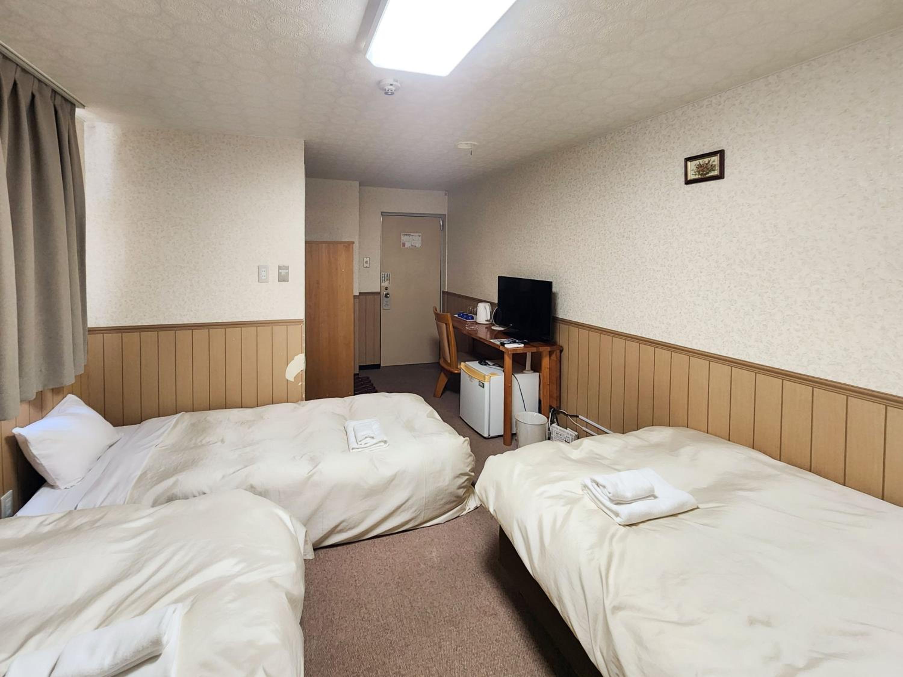 Triple Room - Smoking photo 1
