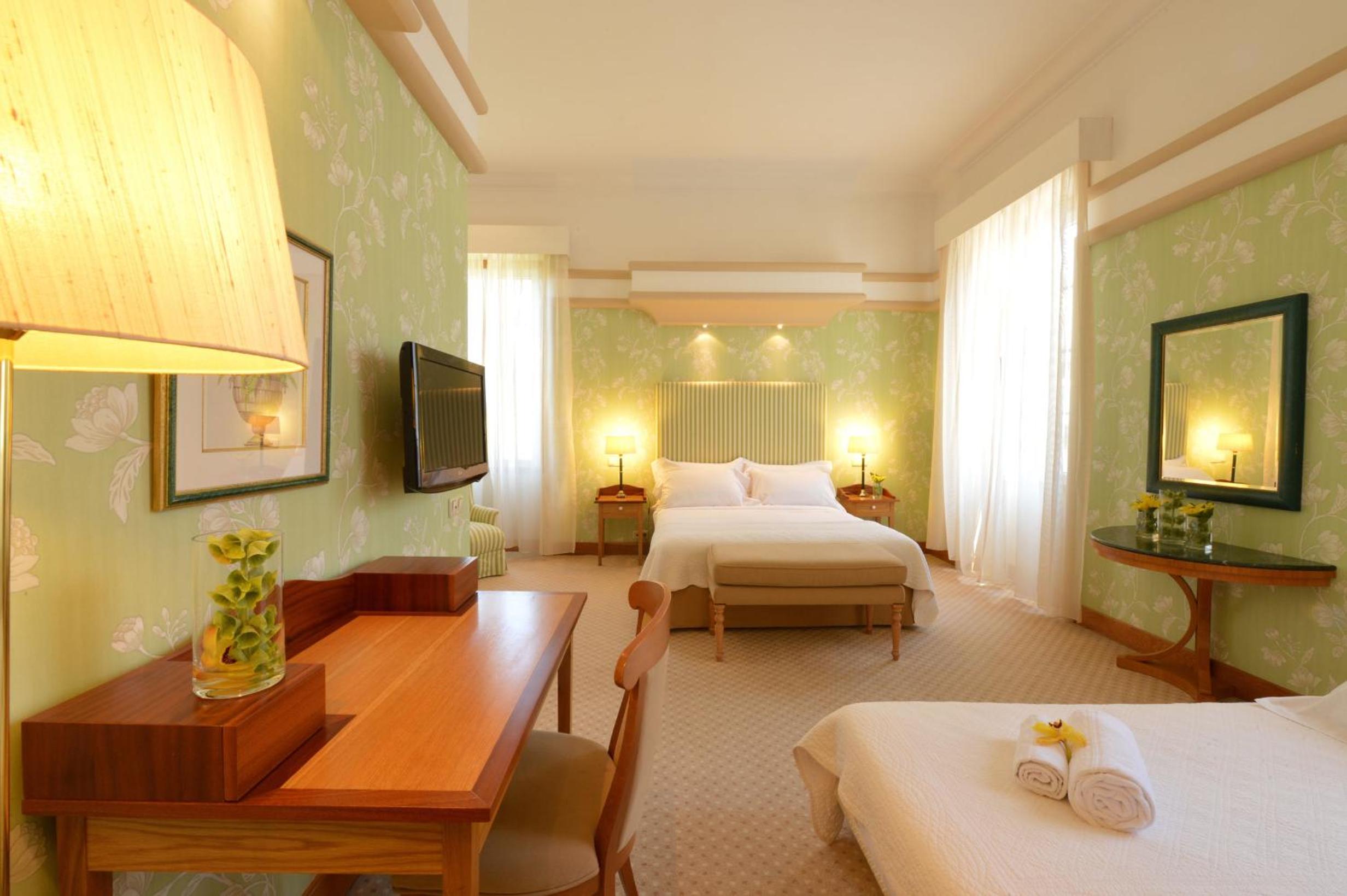 Standard Family Room - Photo 7