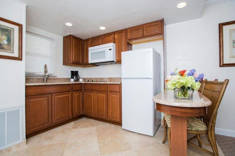 One-Bedroom King Suite photo 3