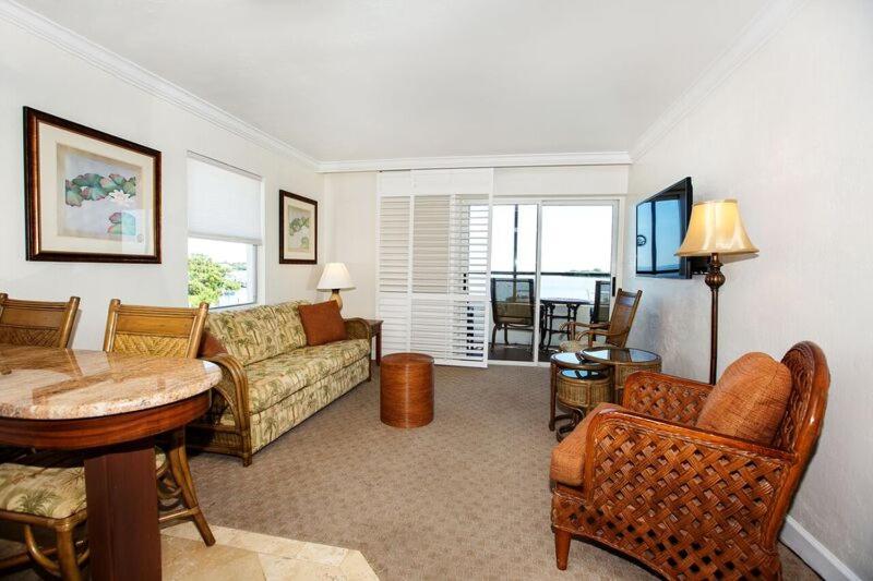 Bayview One Bedroom Two Queen Suite