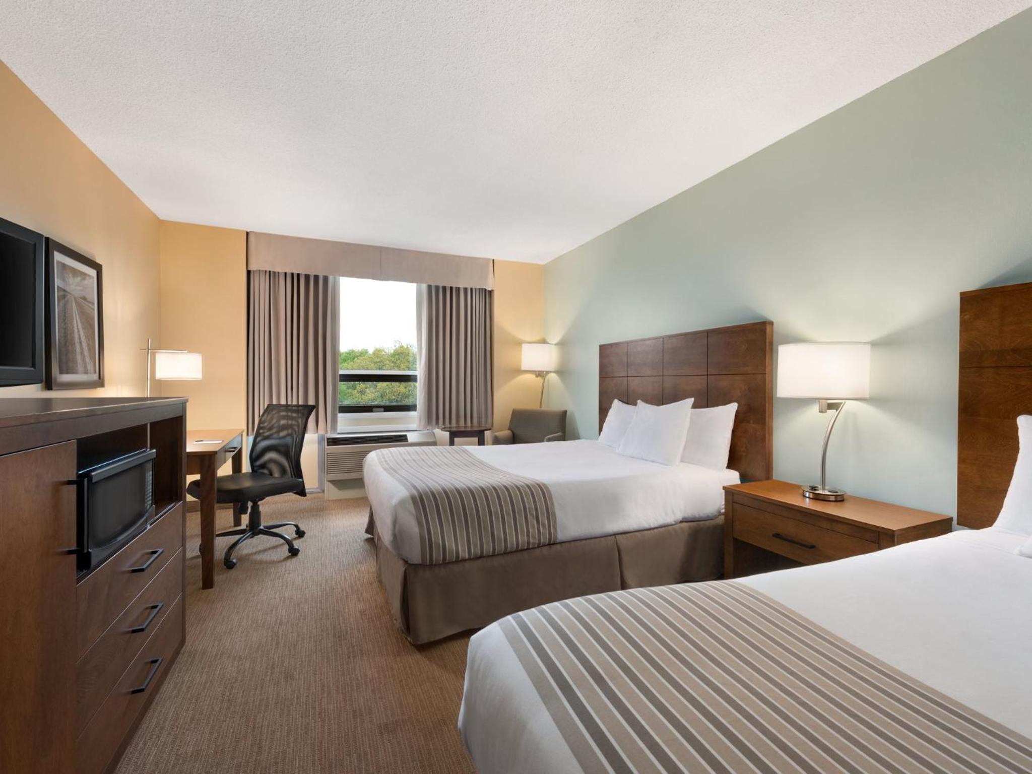 Double Room with Two Double Beds - Non-Smoking - Photo 2