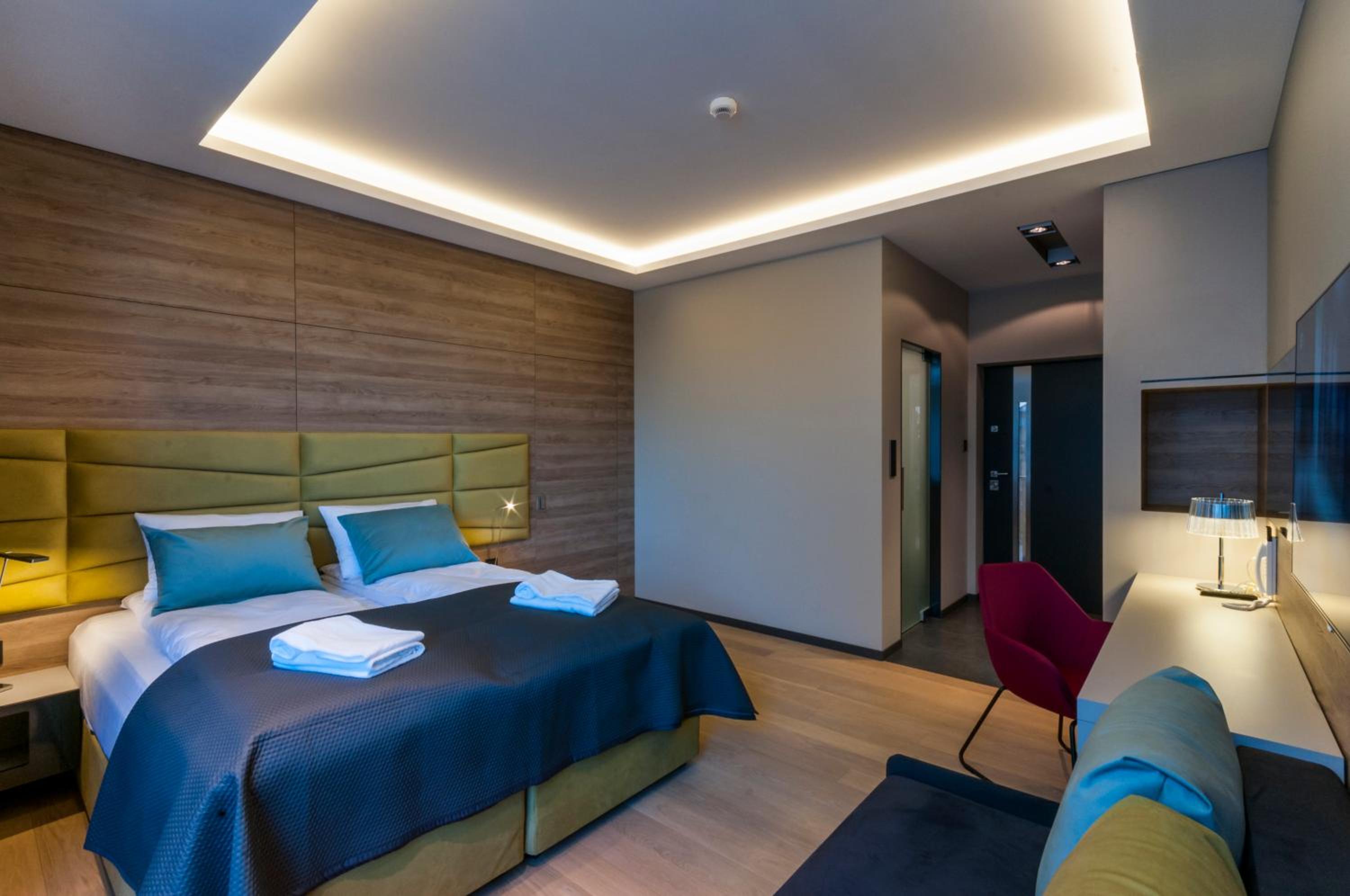 Deluxe King Suite