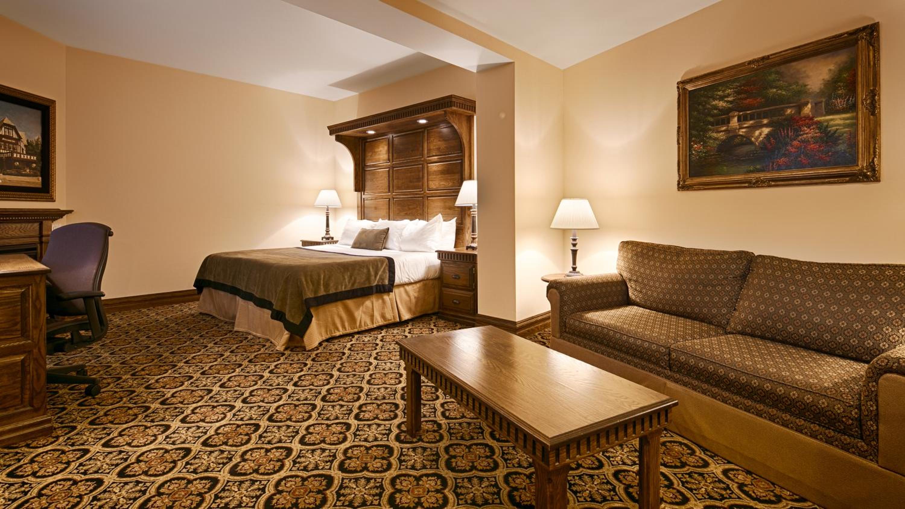 King Room with Sitting Area - Non-Smoking  photo 2
