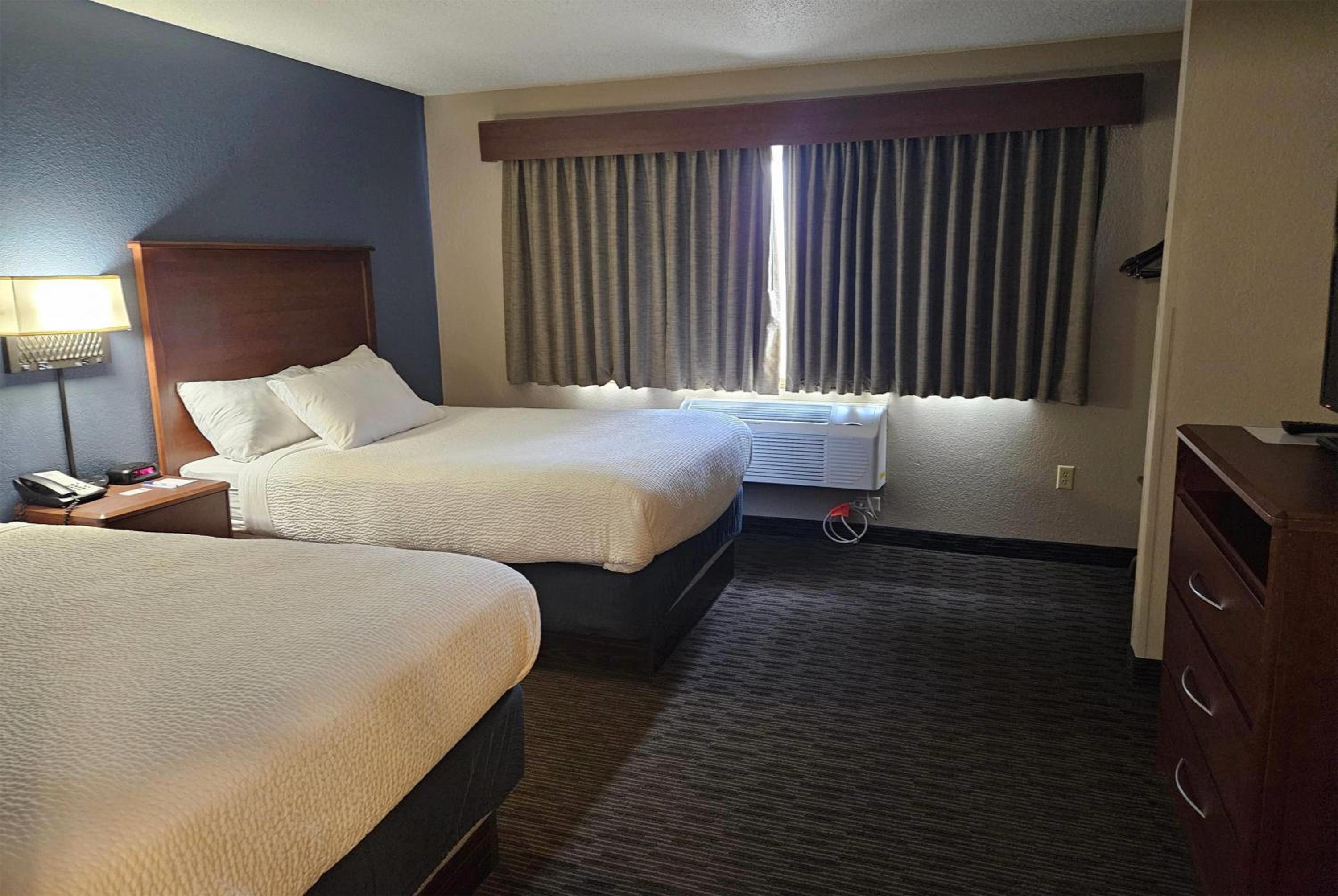 Two-Room Suite with Two Double Beds and Sofa Bed - Non-Smoking photo 2