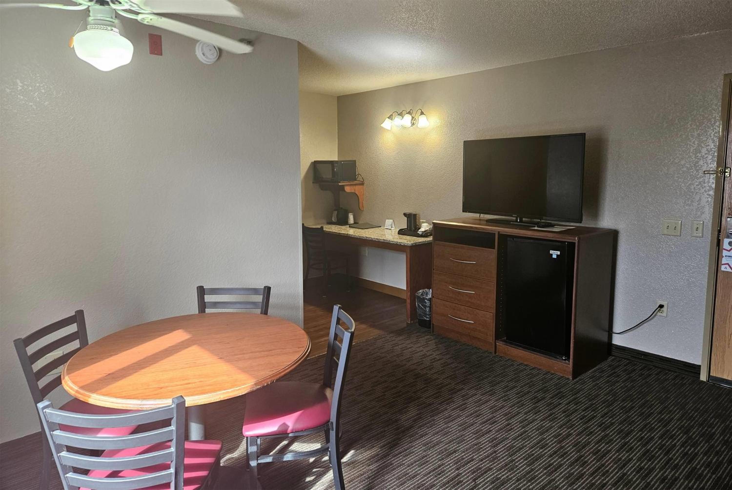 Two-Room Suite with Two Double Beds and Sofa Bed - Non-Smoking photo 3